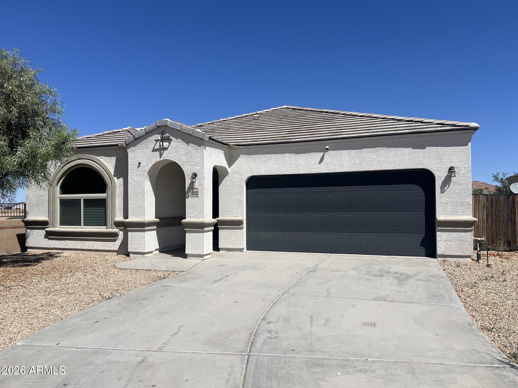 42132 W Manderas Lane — photo