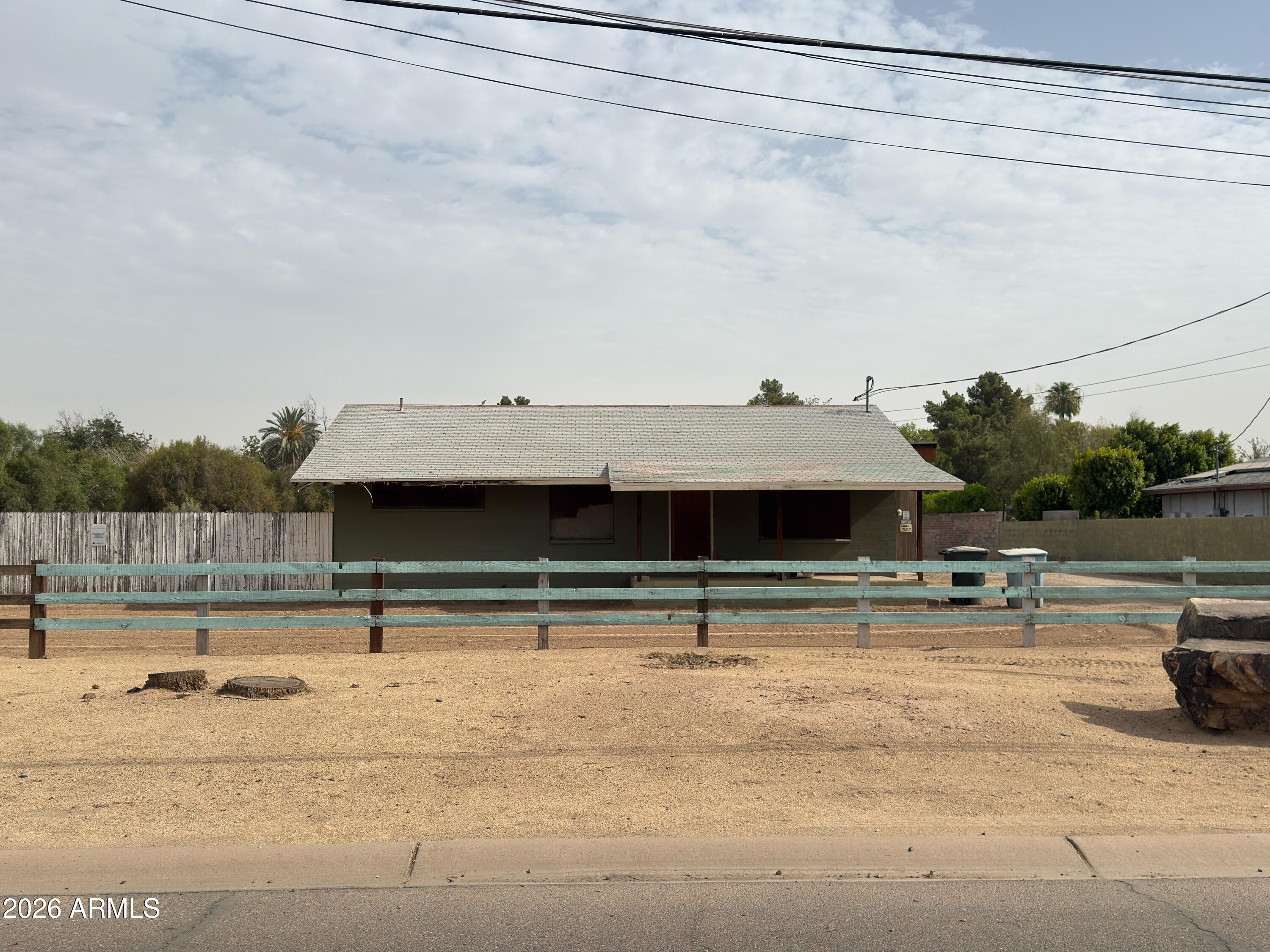 2804 W Belmont Avenue — photo