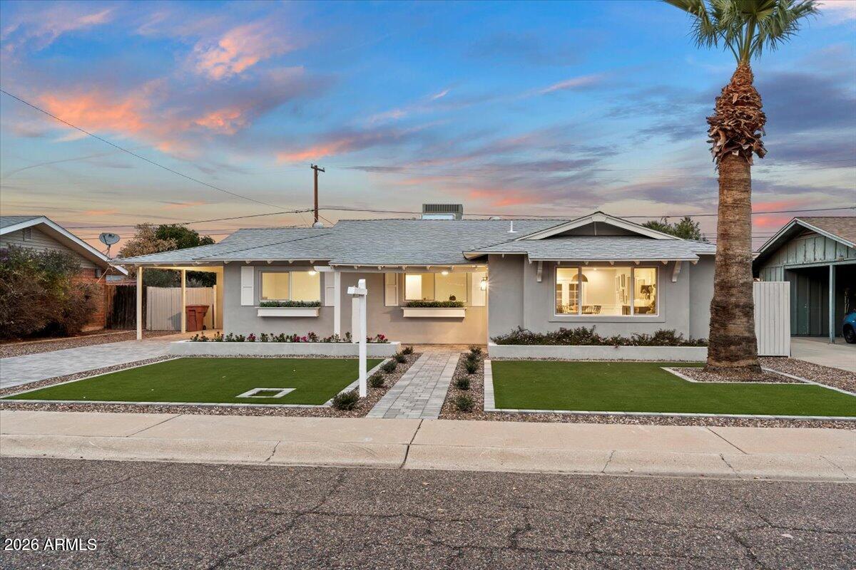 8638 E Highland Avenue — photo