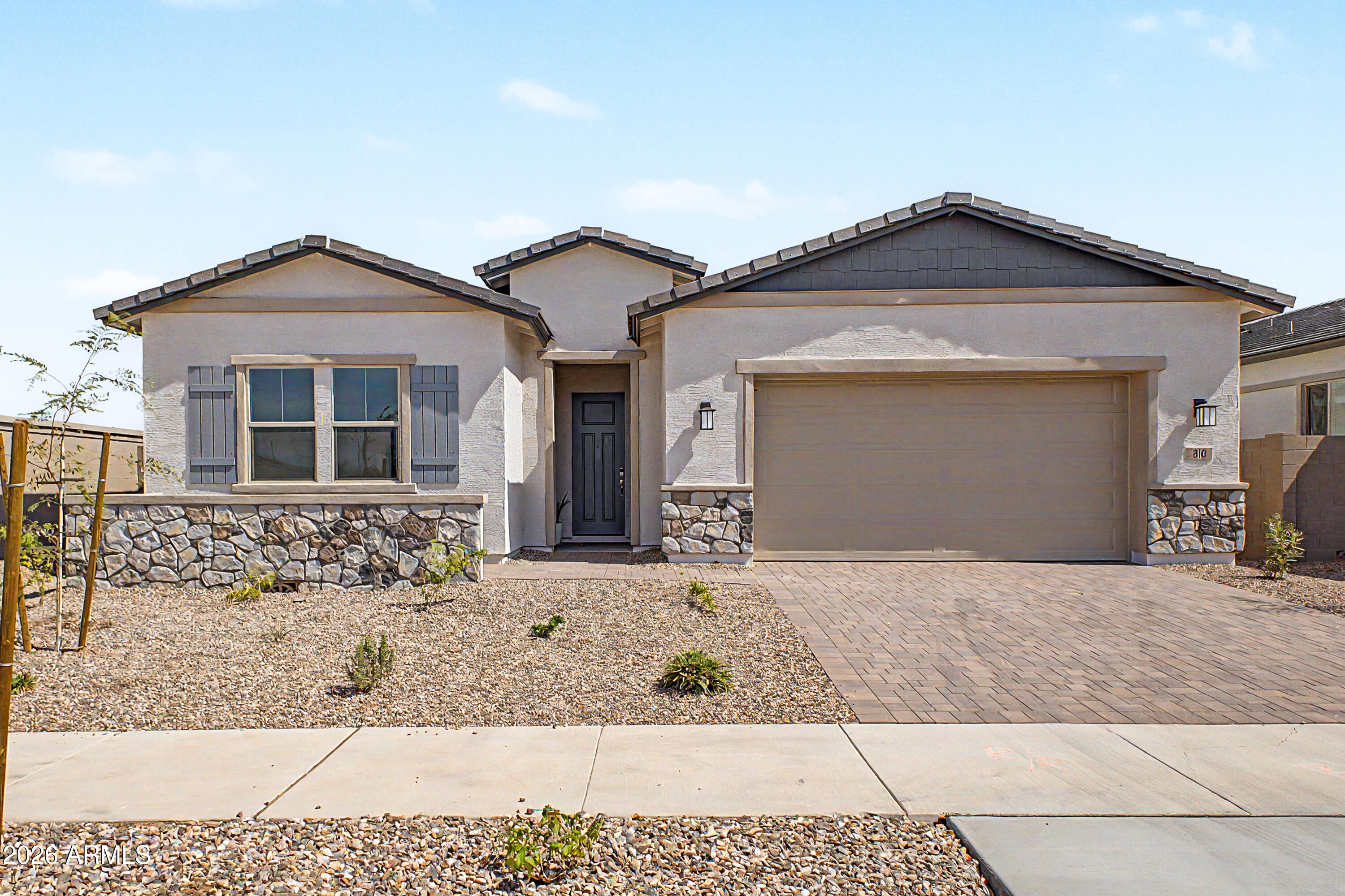 810 W Longwood Drive — photo
