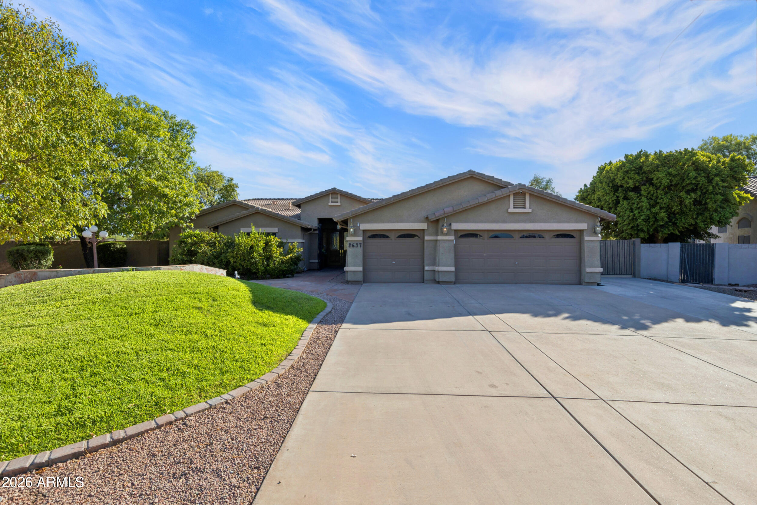 2637 E Carla Vista Drive — photo