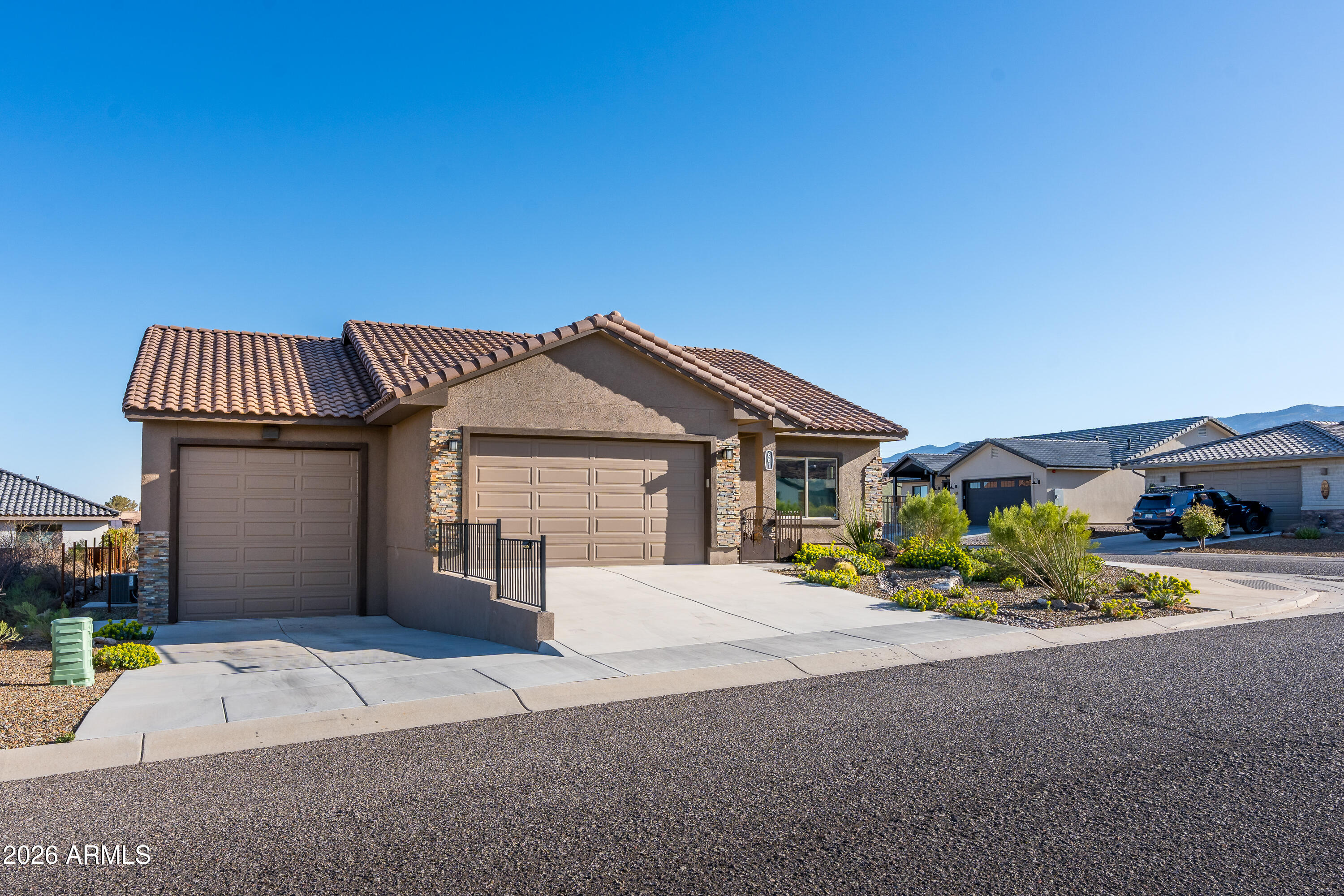 661 Shadow Canyon Drive — photo