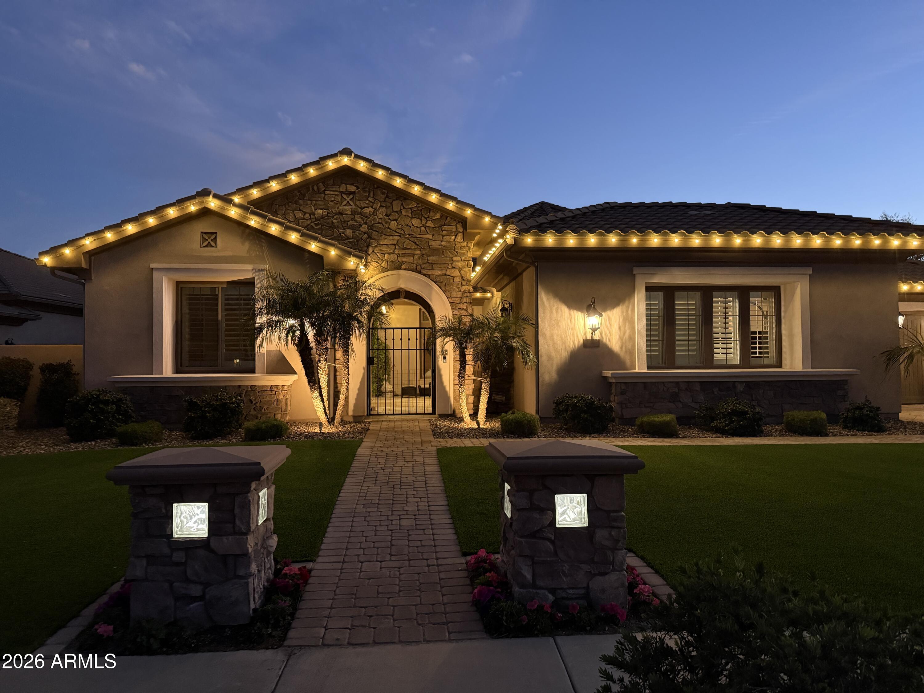 305 W Grand Canyon Drive — photo