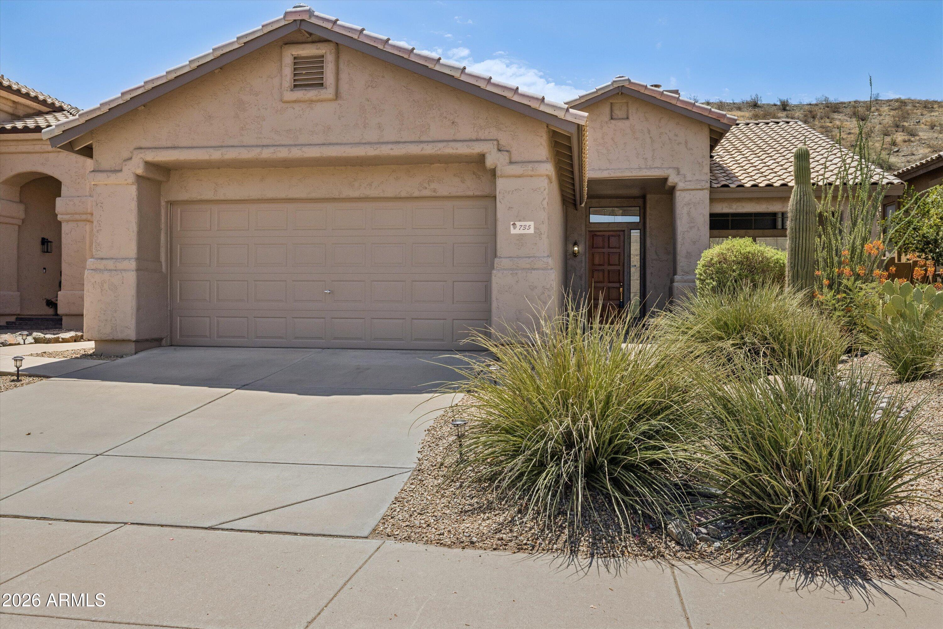 735 E Goldenrod Street — photo