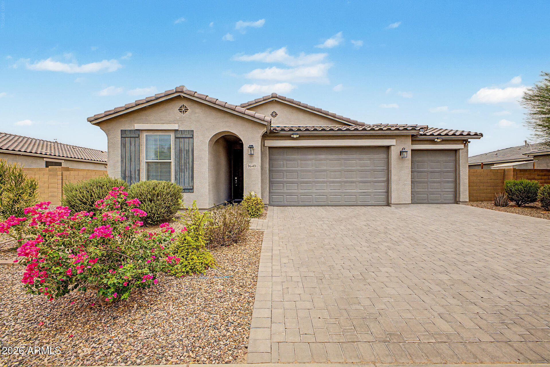 1640 E Walter Drive — photo