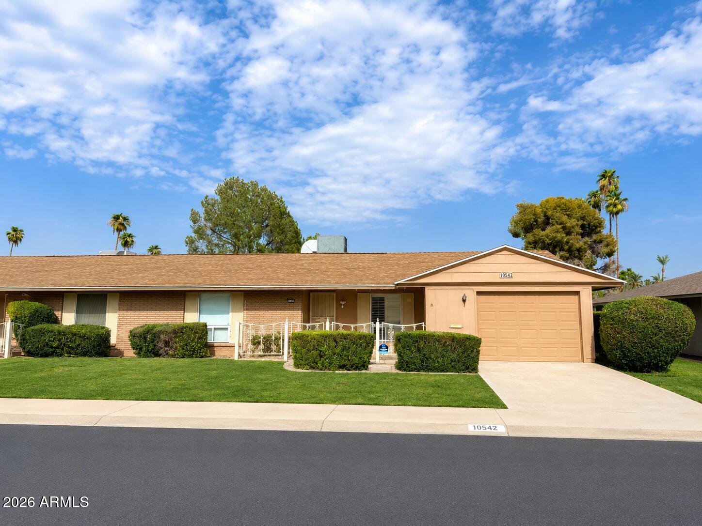 10542 W Tropicana Circle — photo