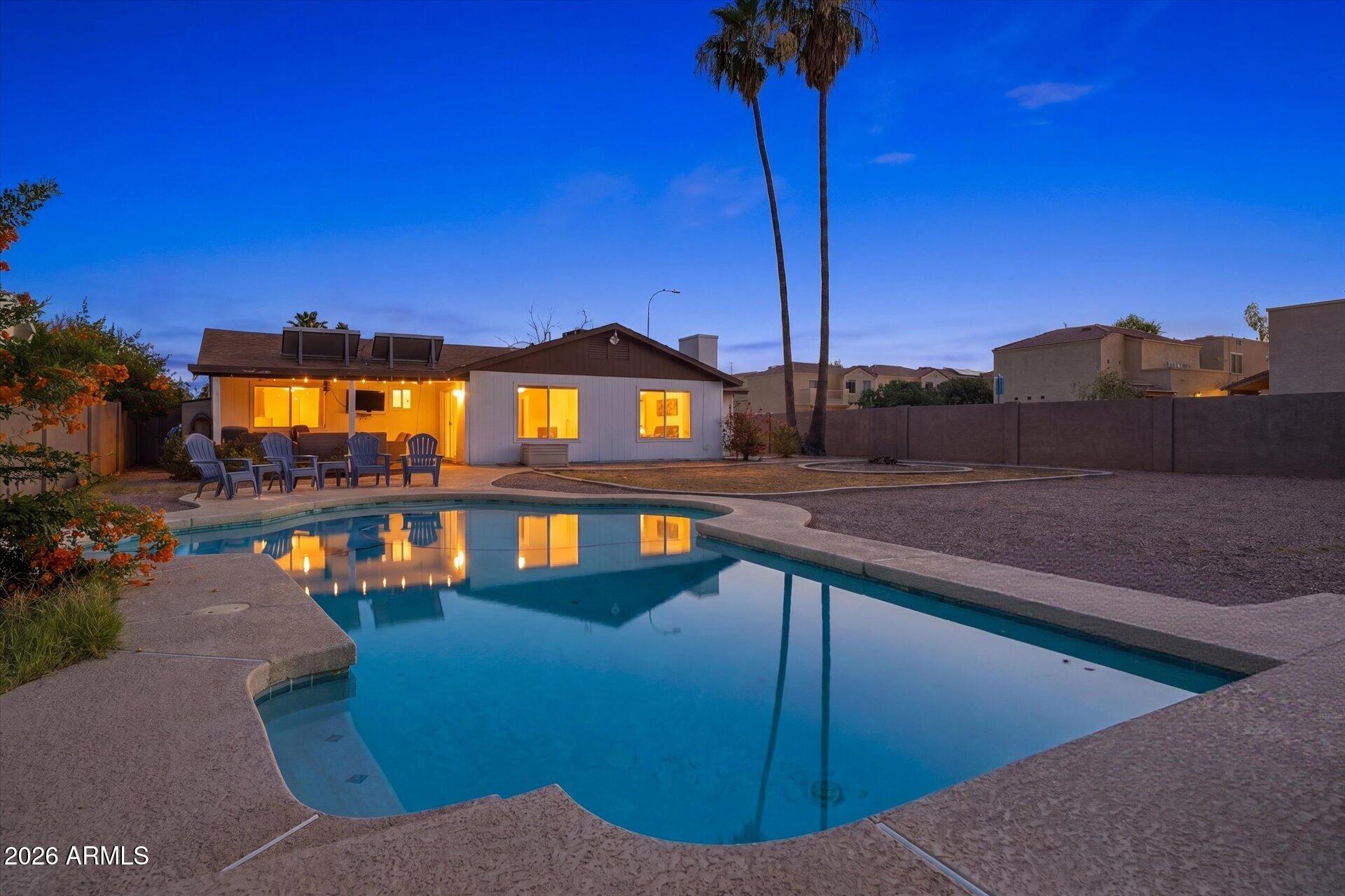 932 W Julie Drive — photo