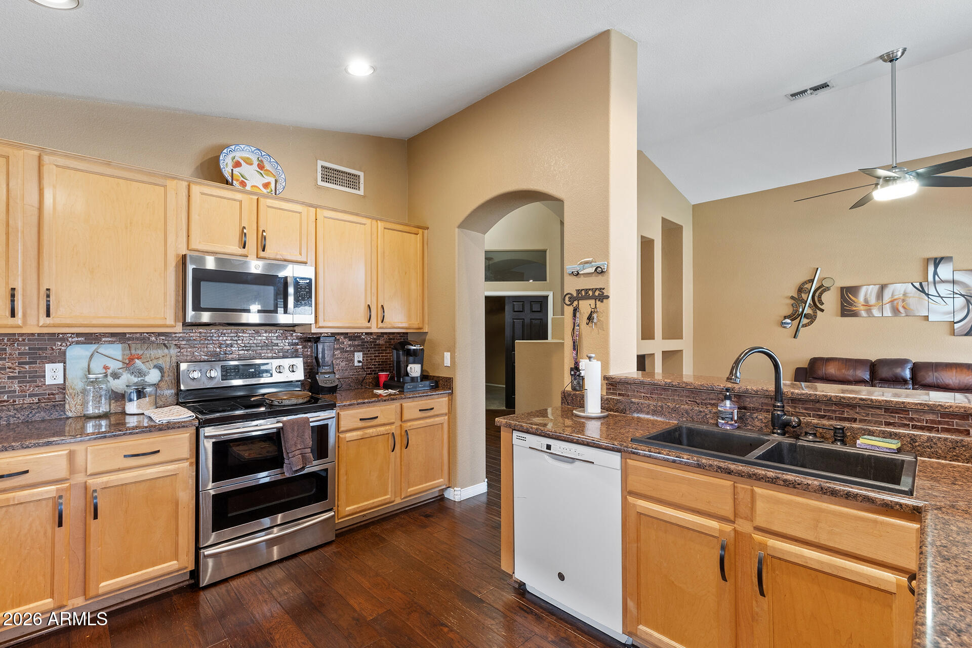 340 E Rawhide Avenue, Gilbert, AZ 85296 — photo 3