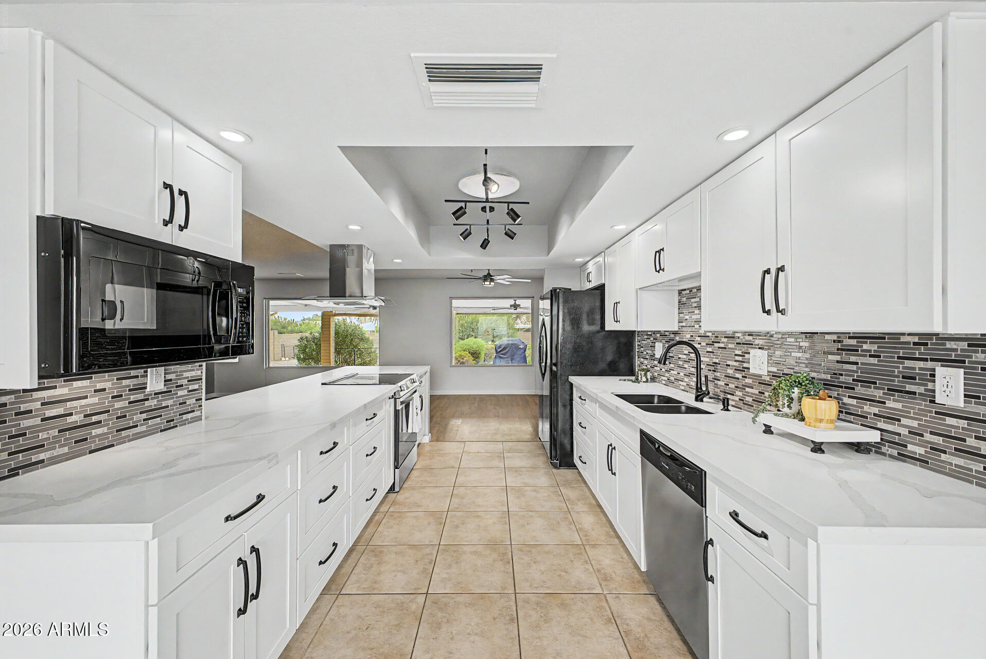 9433 W Hutton Drive — photo