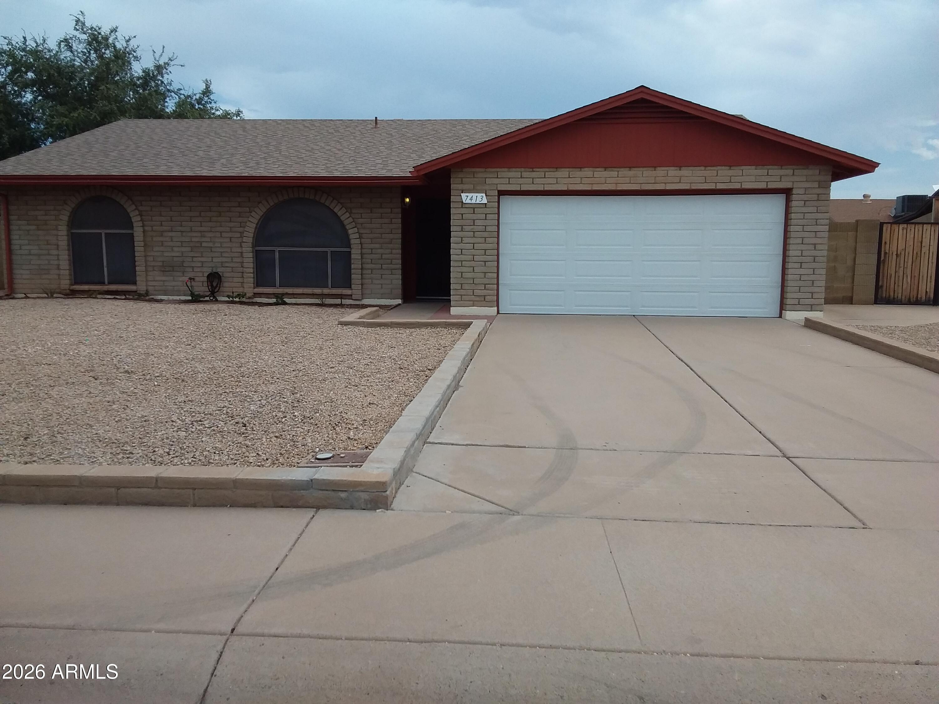 7413 W Corrine Drive — photo