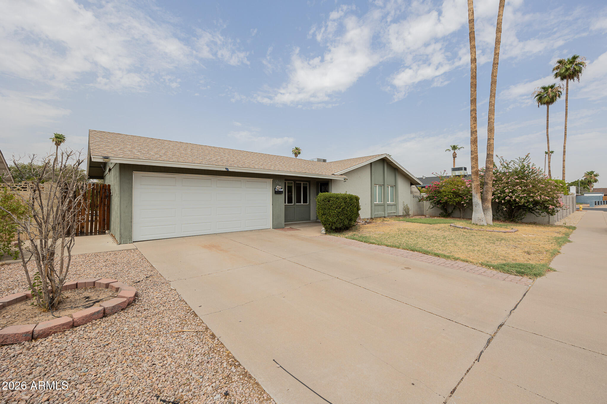 1218 E Carter Drive — photo