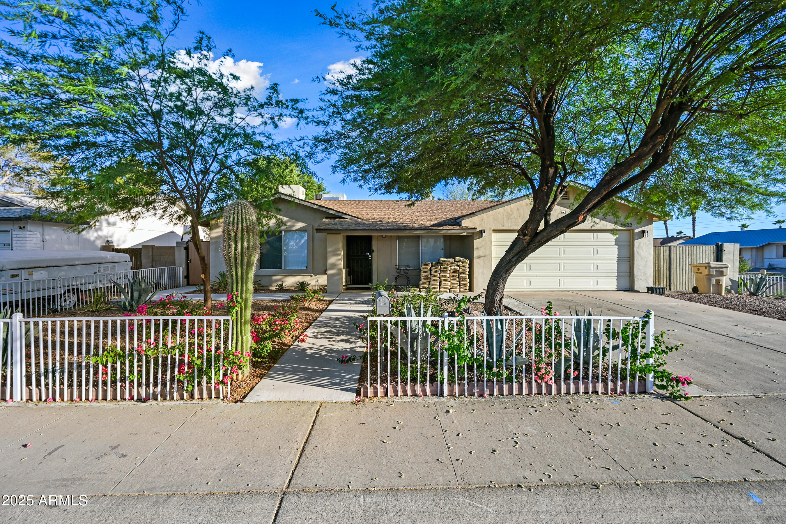 5833 W John Cabot Road — photo
