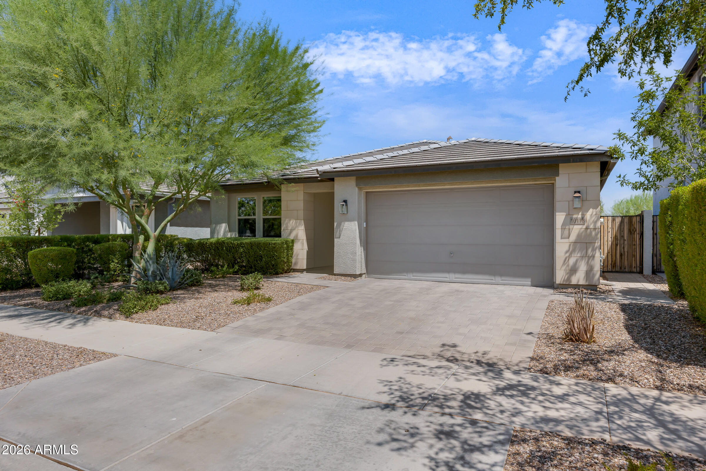 10118 E Revolution Drive — photo