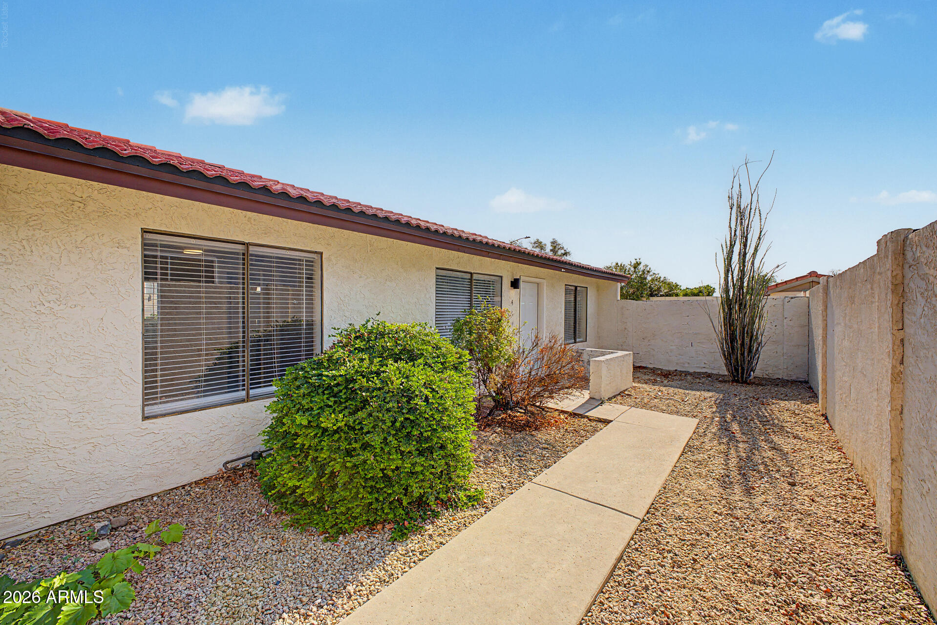 2824 E Waltann Lane 4 — photo
