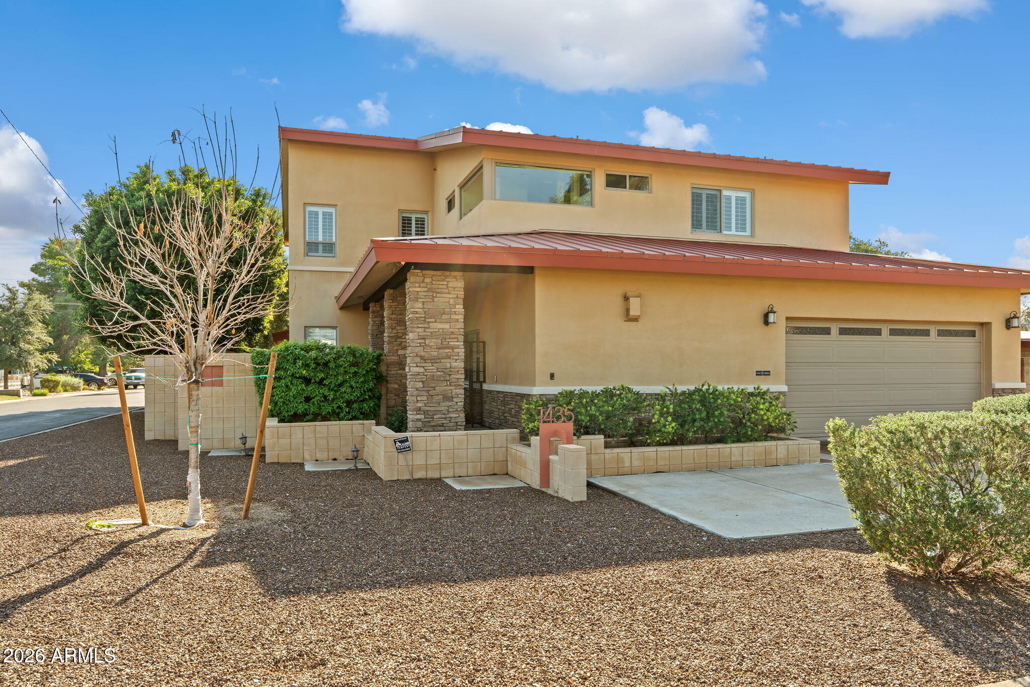 1435 E Rancho Drive — photo