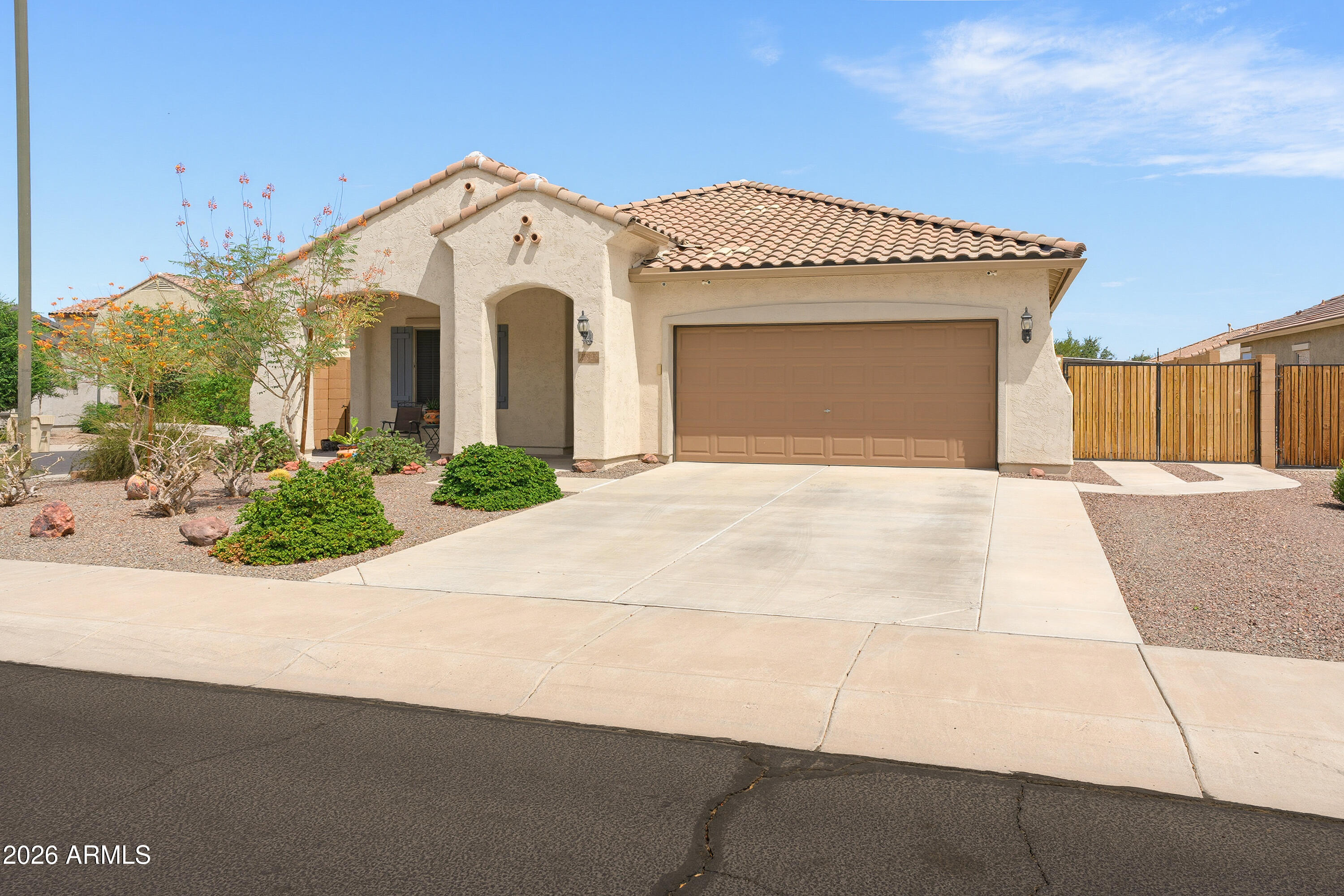 25996 W Tonopah Drive — photo