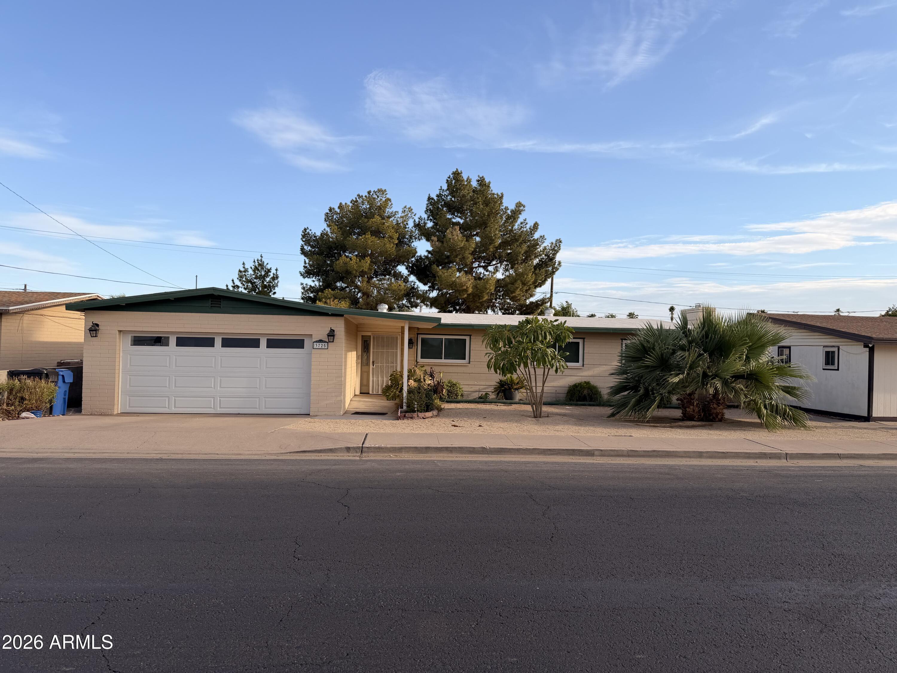 3725 W Elm Street — photo