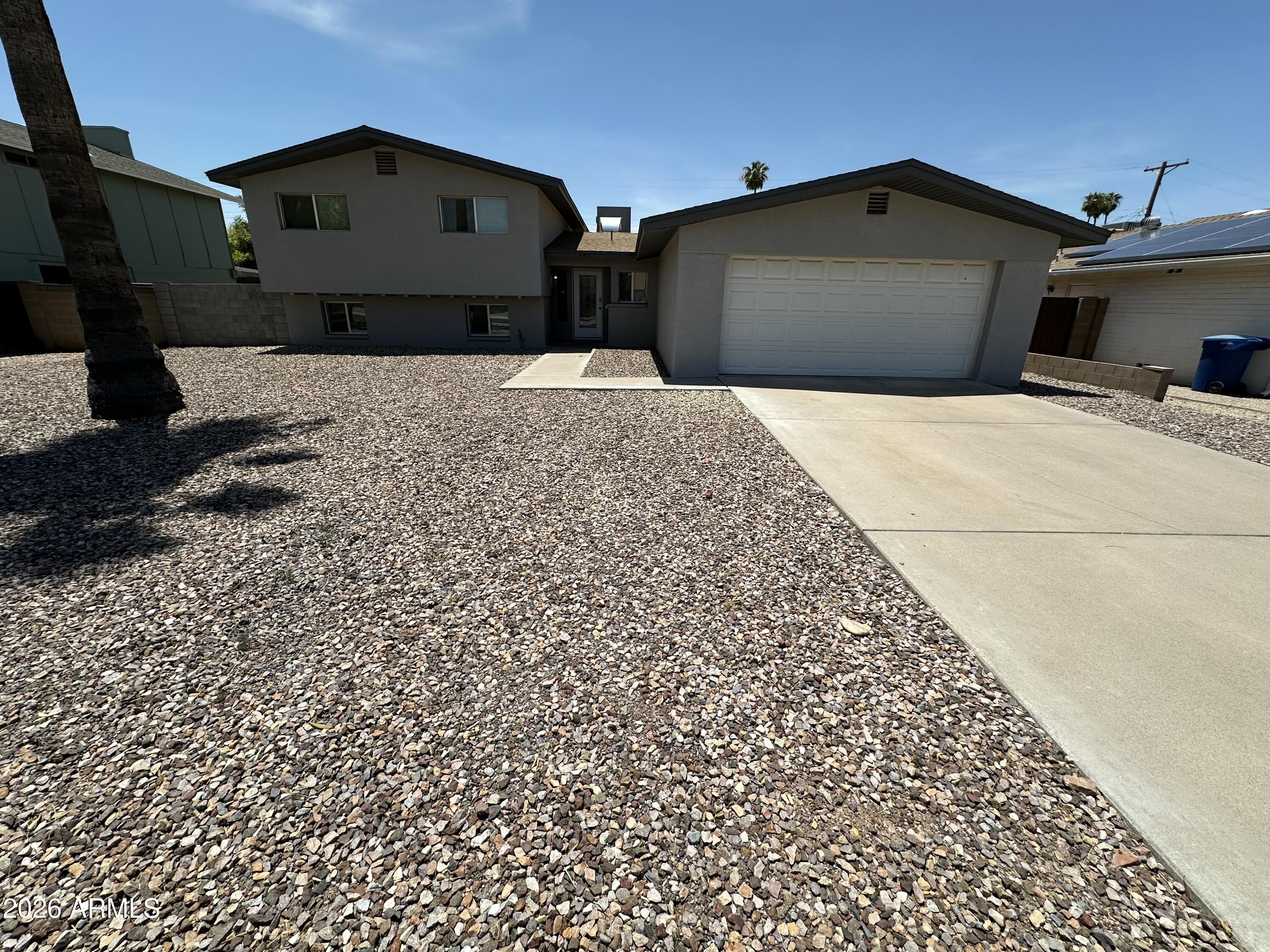 943 E Manhatton Drive — photo