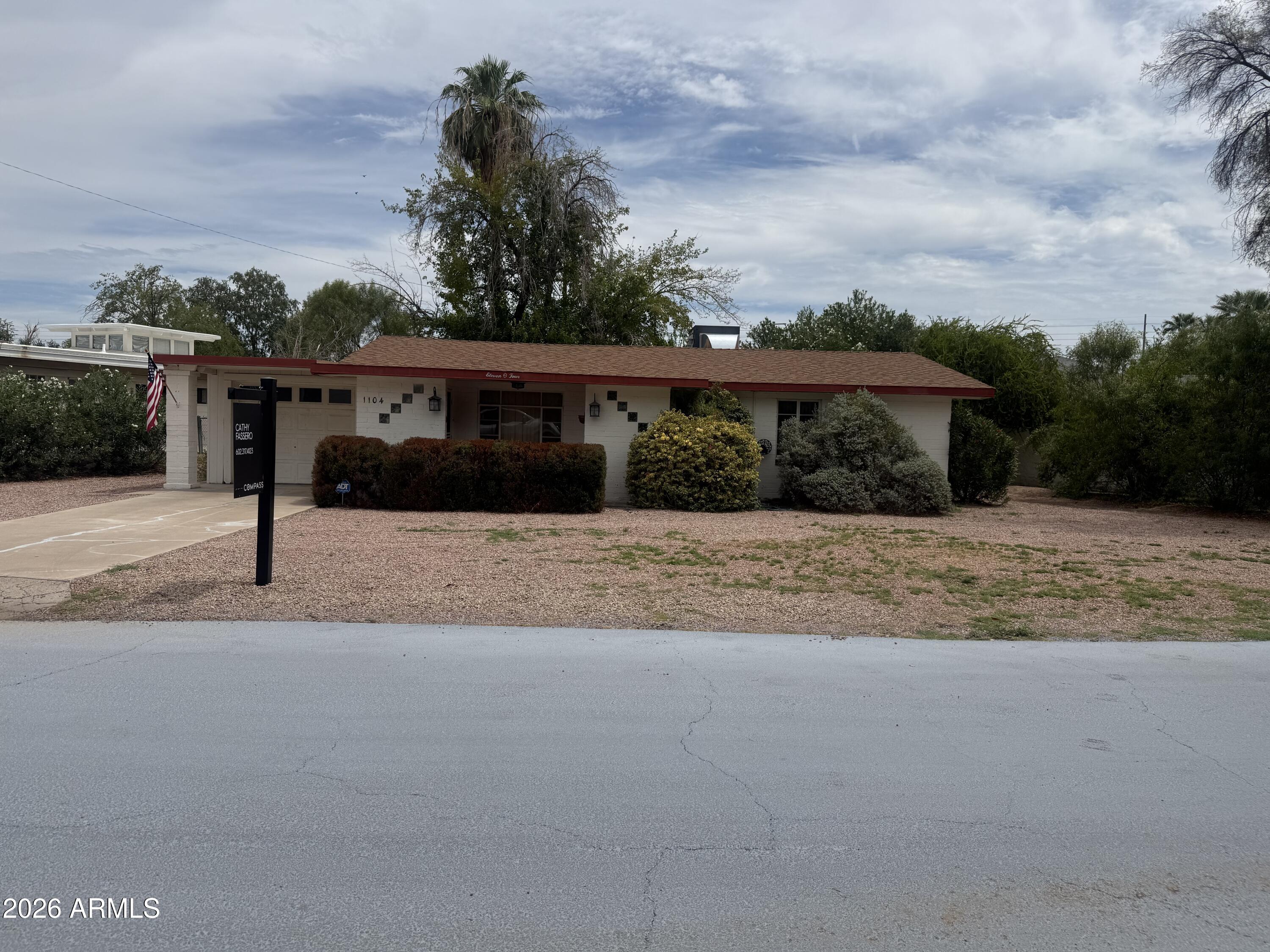 1104 E Fern Drive S — photo
