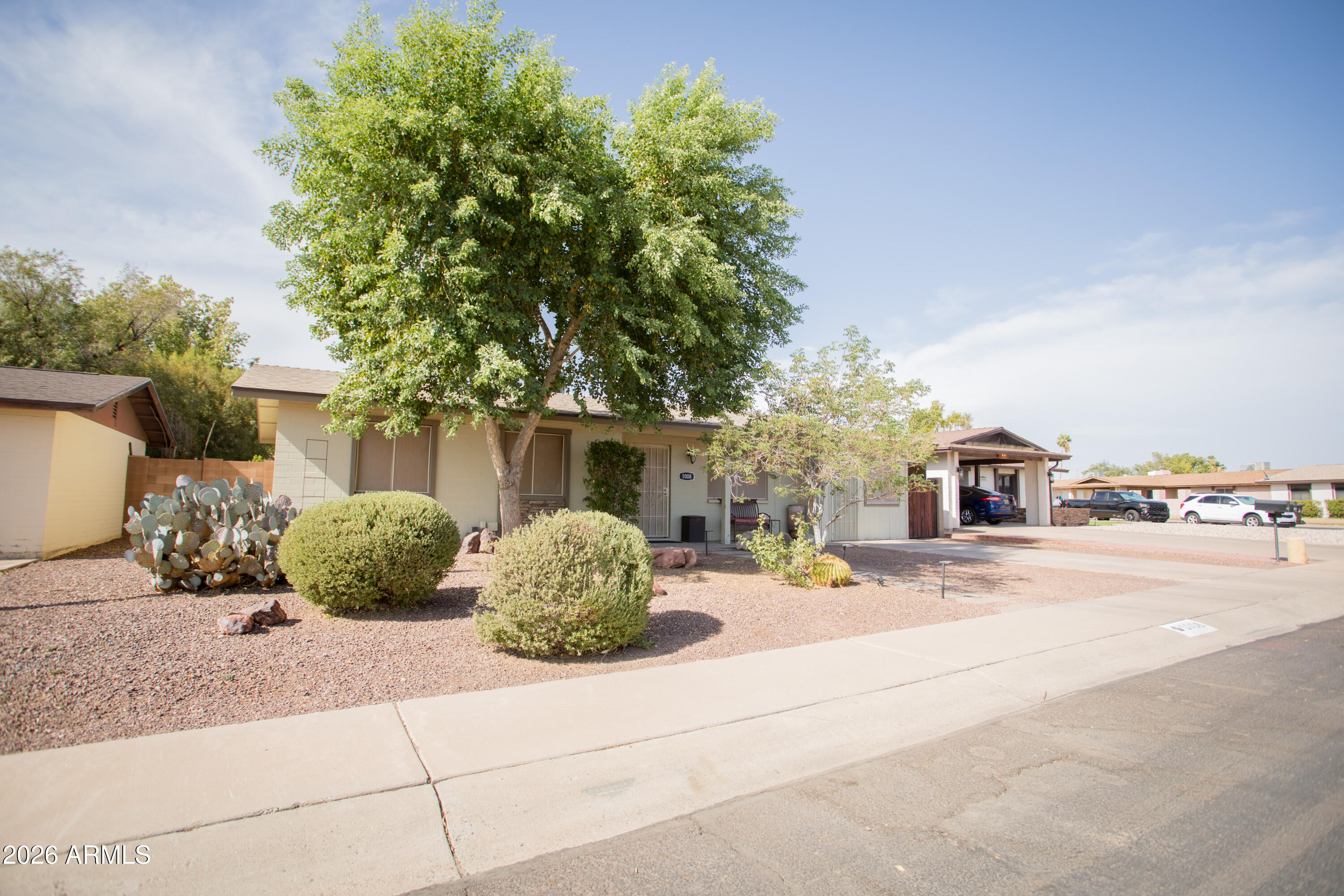 1008 W Muriel Drive — photo