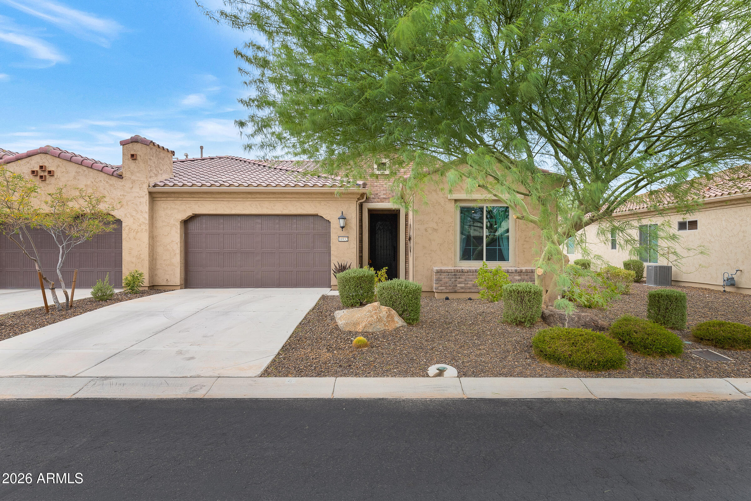 16932 W Earll Drive — photo
