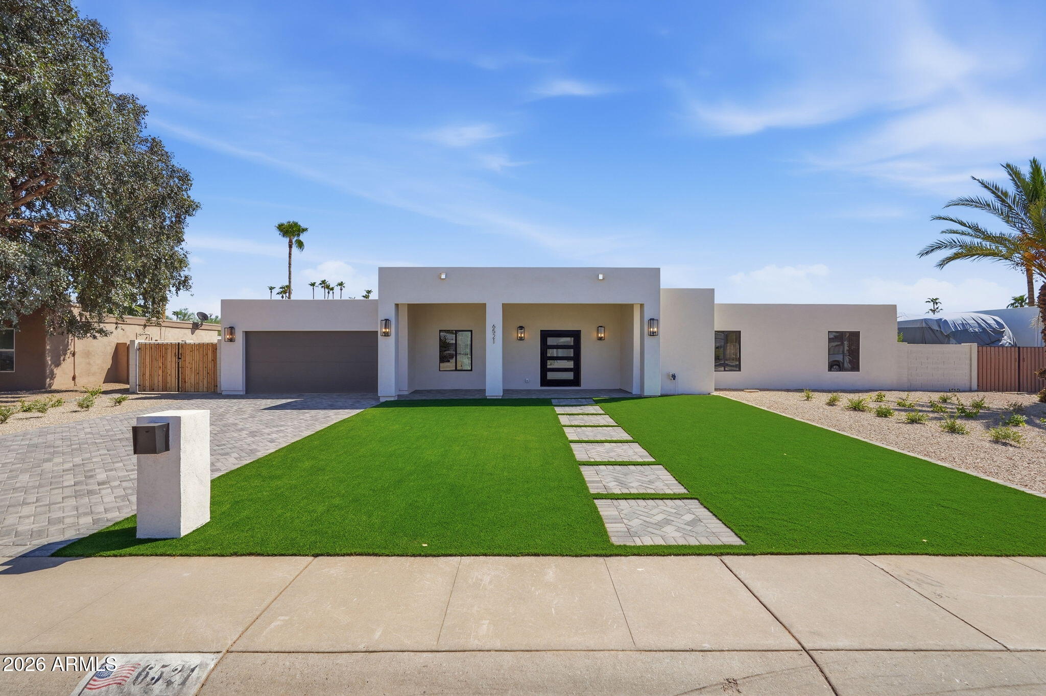 6521 E Sharon Drive — photo