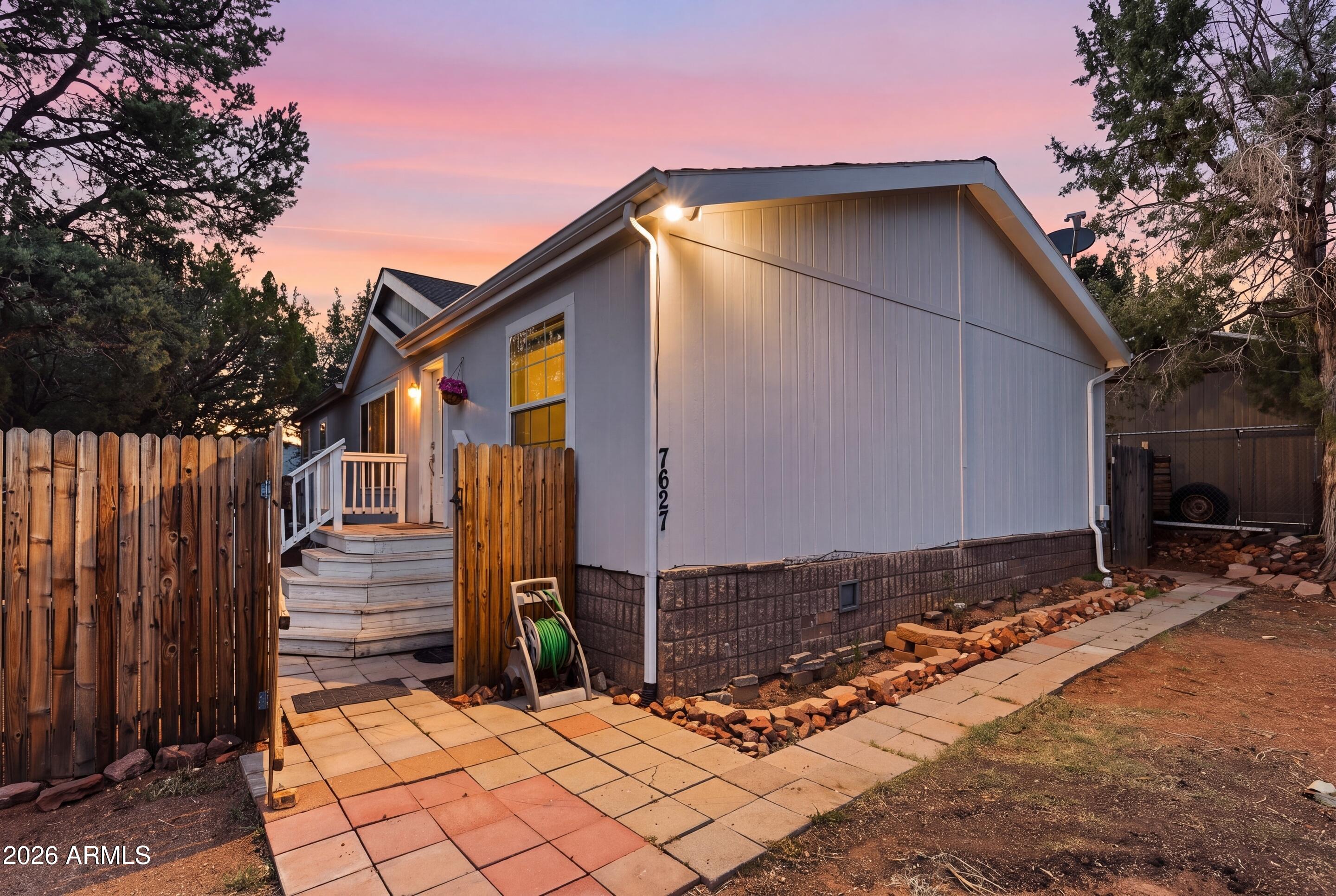 7627 N Mesa Vista Drive — photo