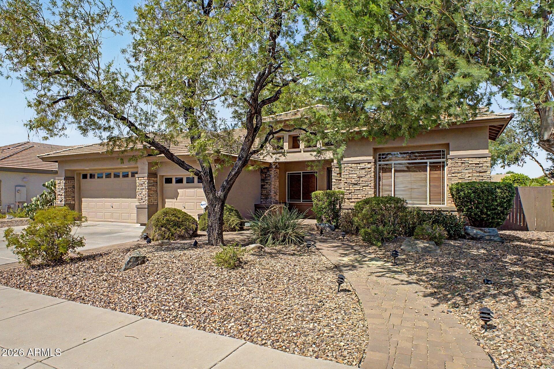 2740 S Honeysuckle Lane — photo
