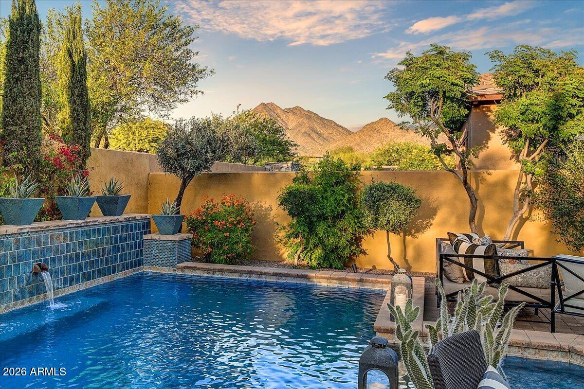 9422 E Via de Vaquero Drive — photo