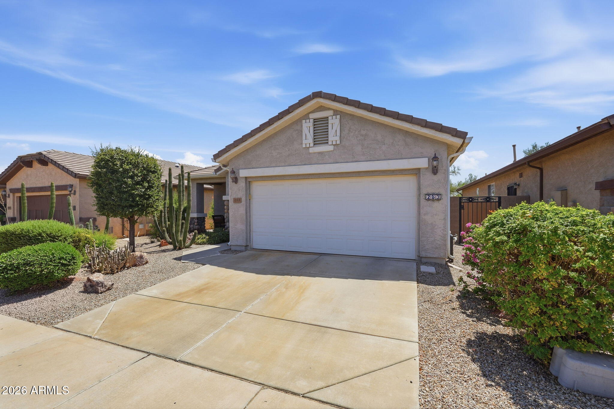 253 W Saddlebag Lane — photo