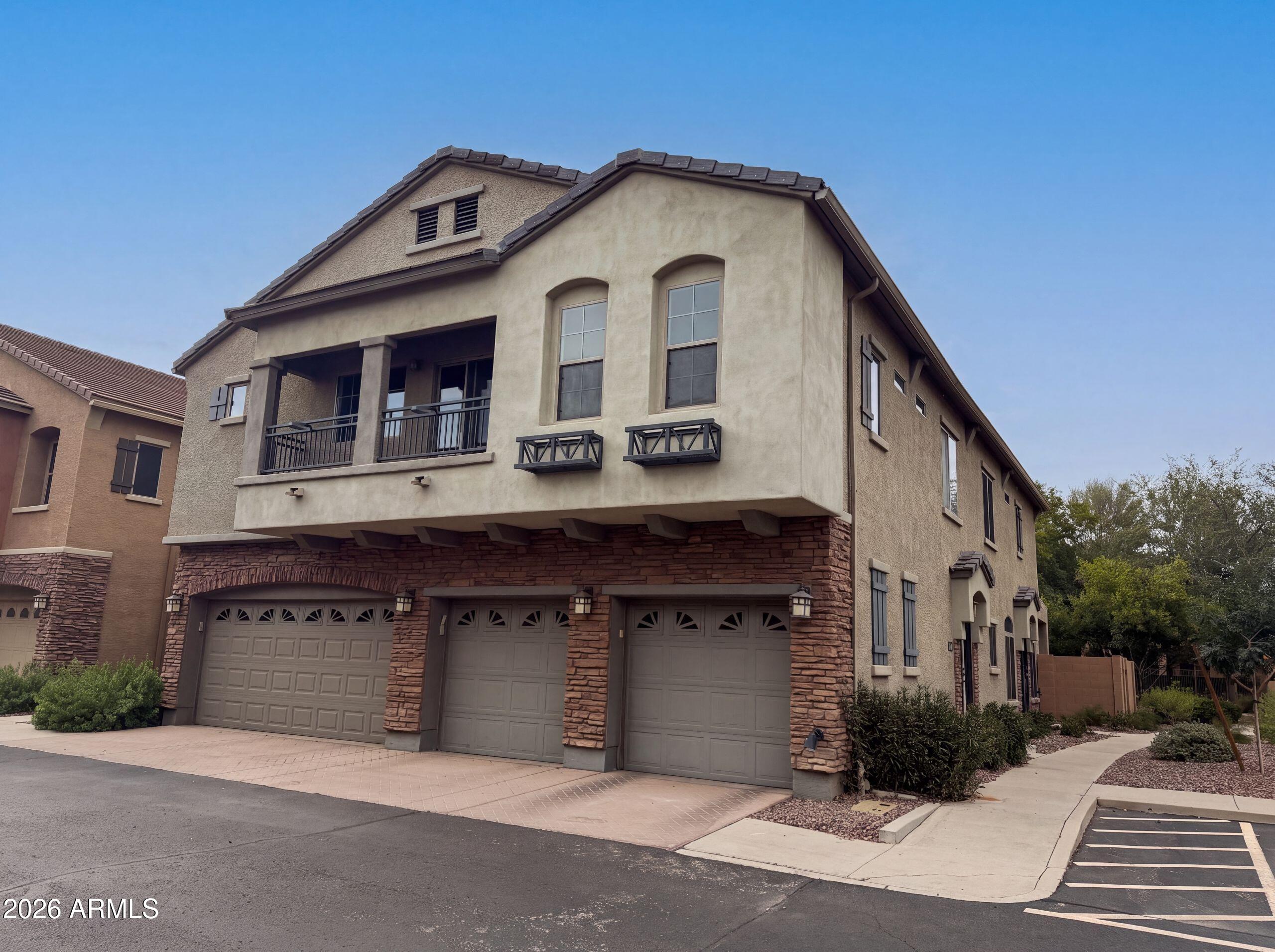 1350 S Greenfield Road 2219 — photo