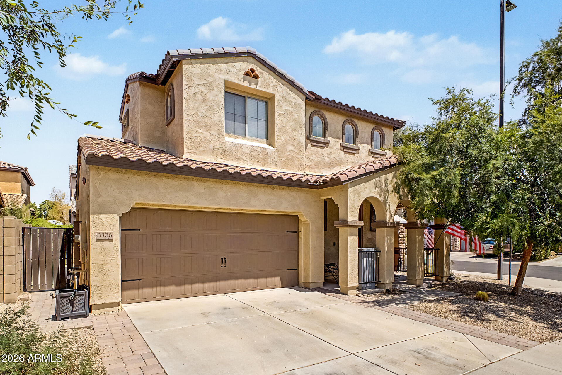 3306 E Meadowview Drive — photo