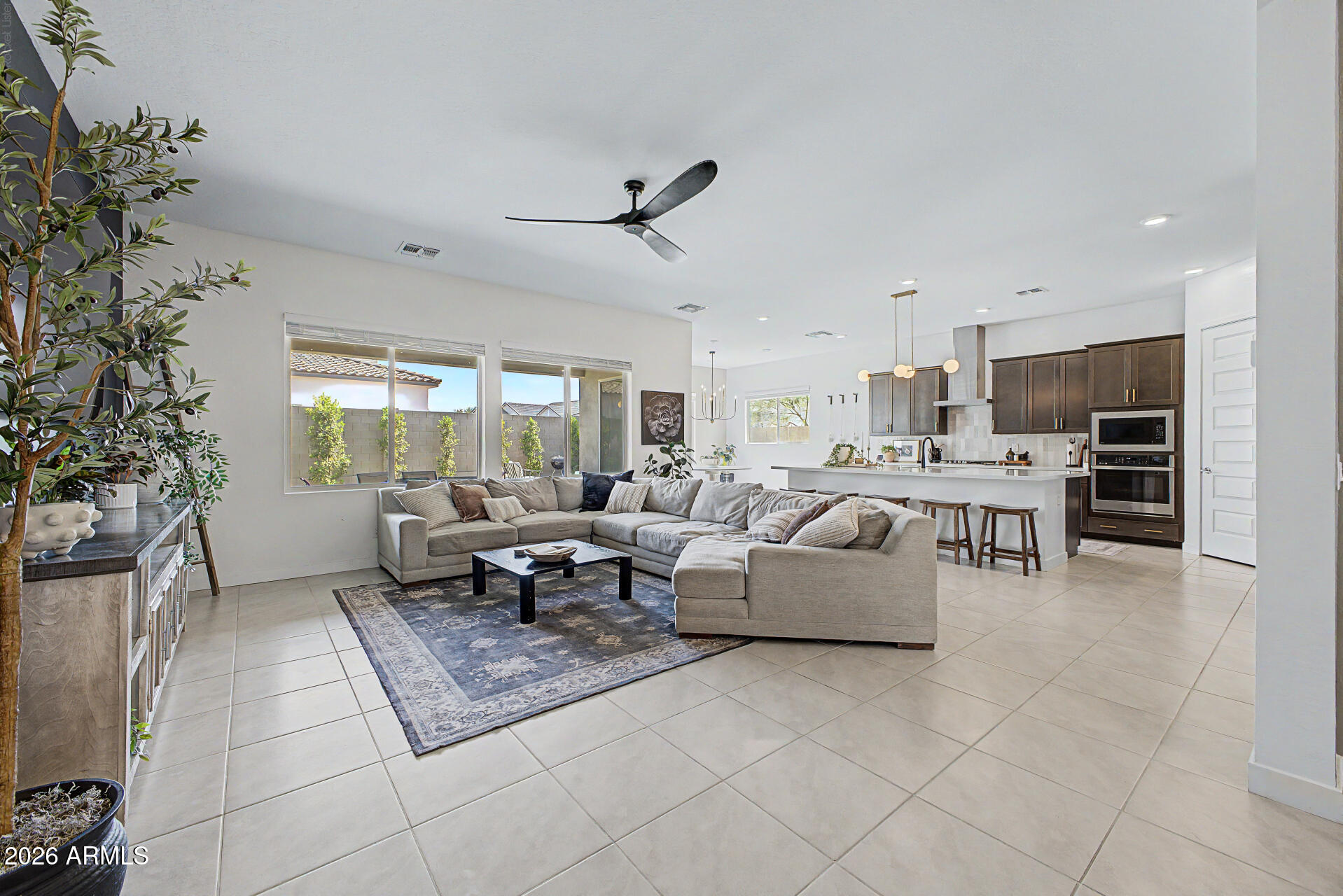 4823 W Flat Iron Court — photo