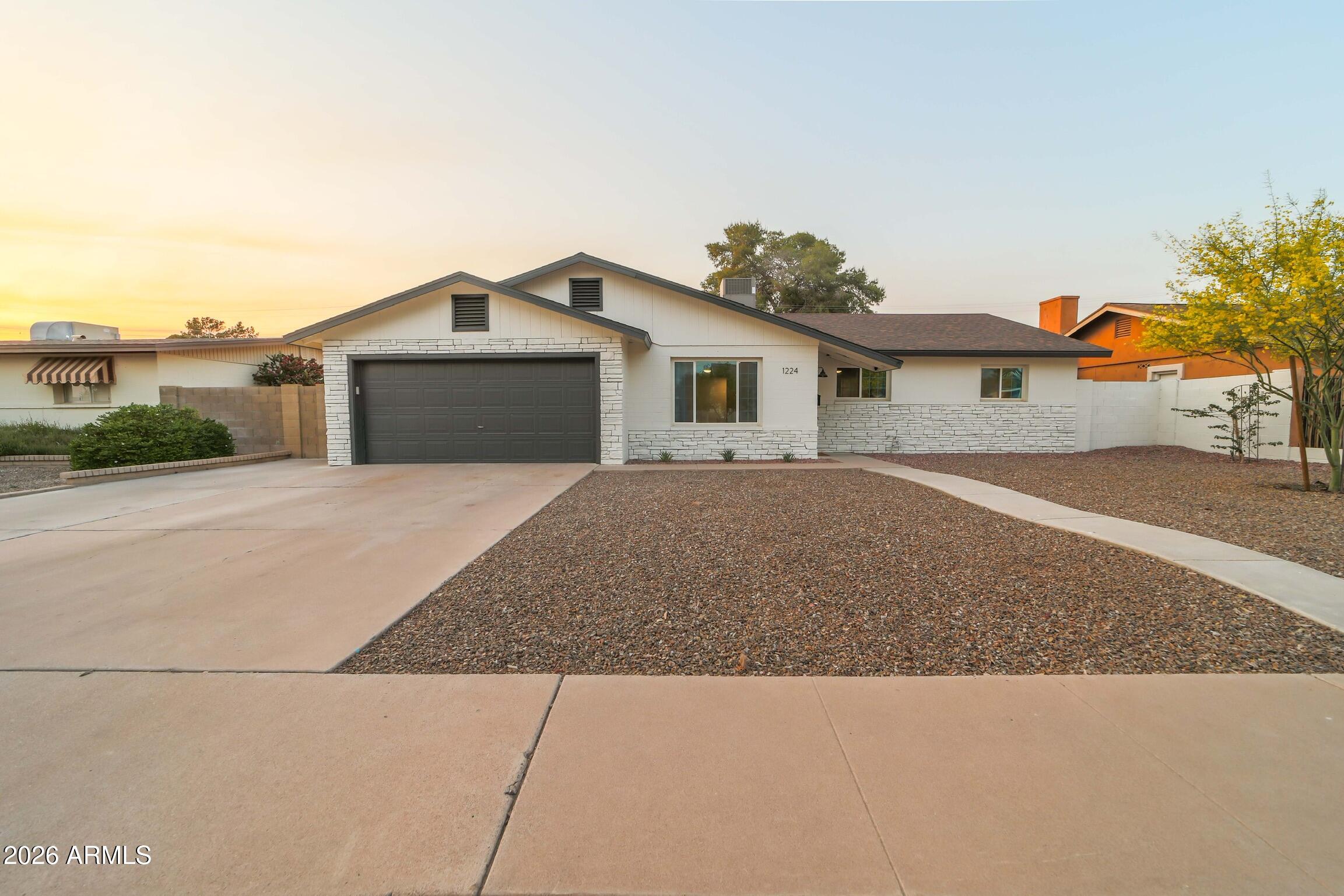 1224 E Alameda Drive — photo