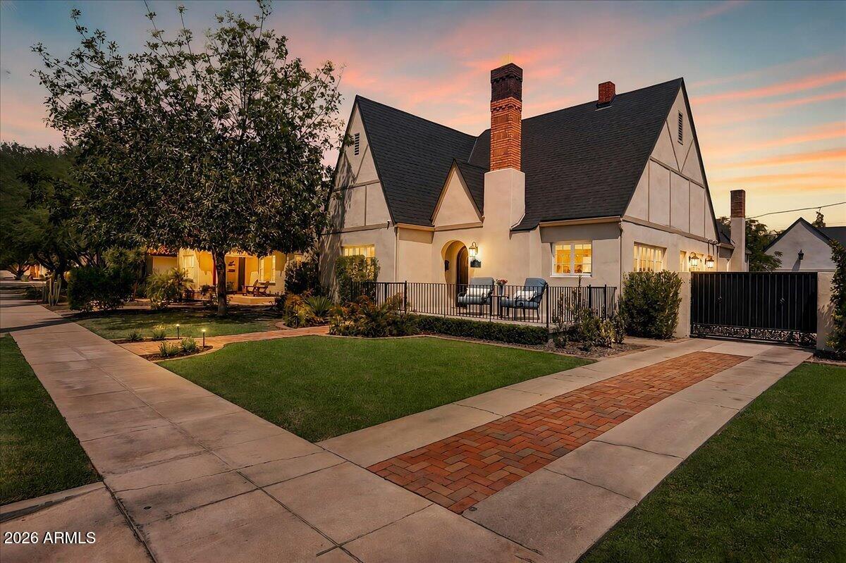 324 W Monte Vista Road — photo