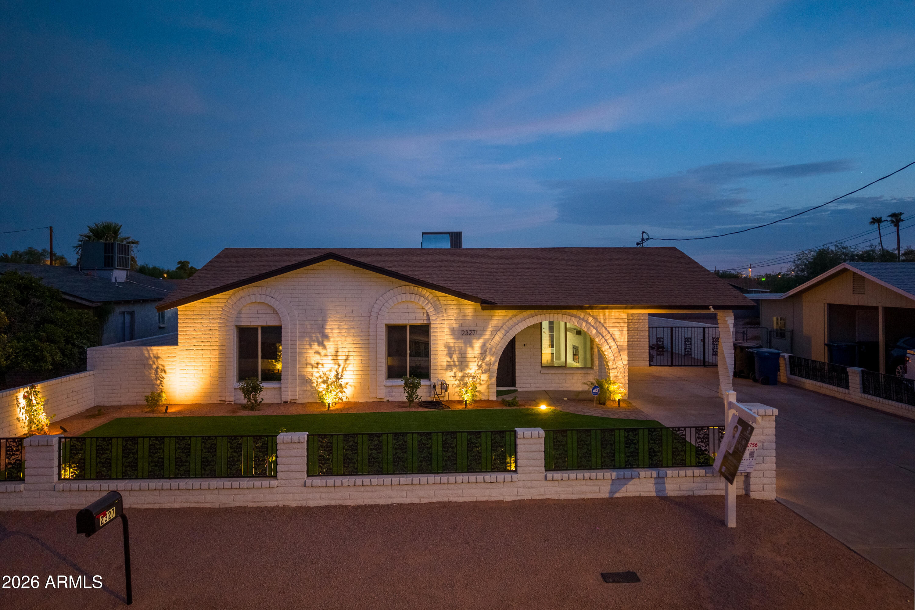 2327 E Victory Drive — photo