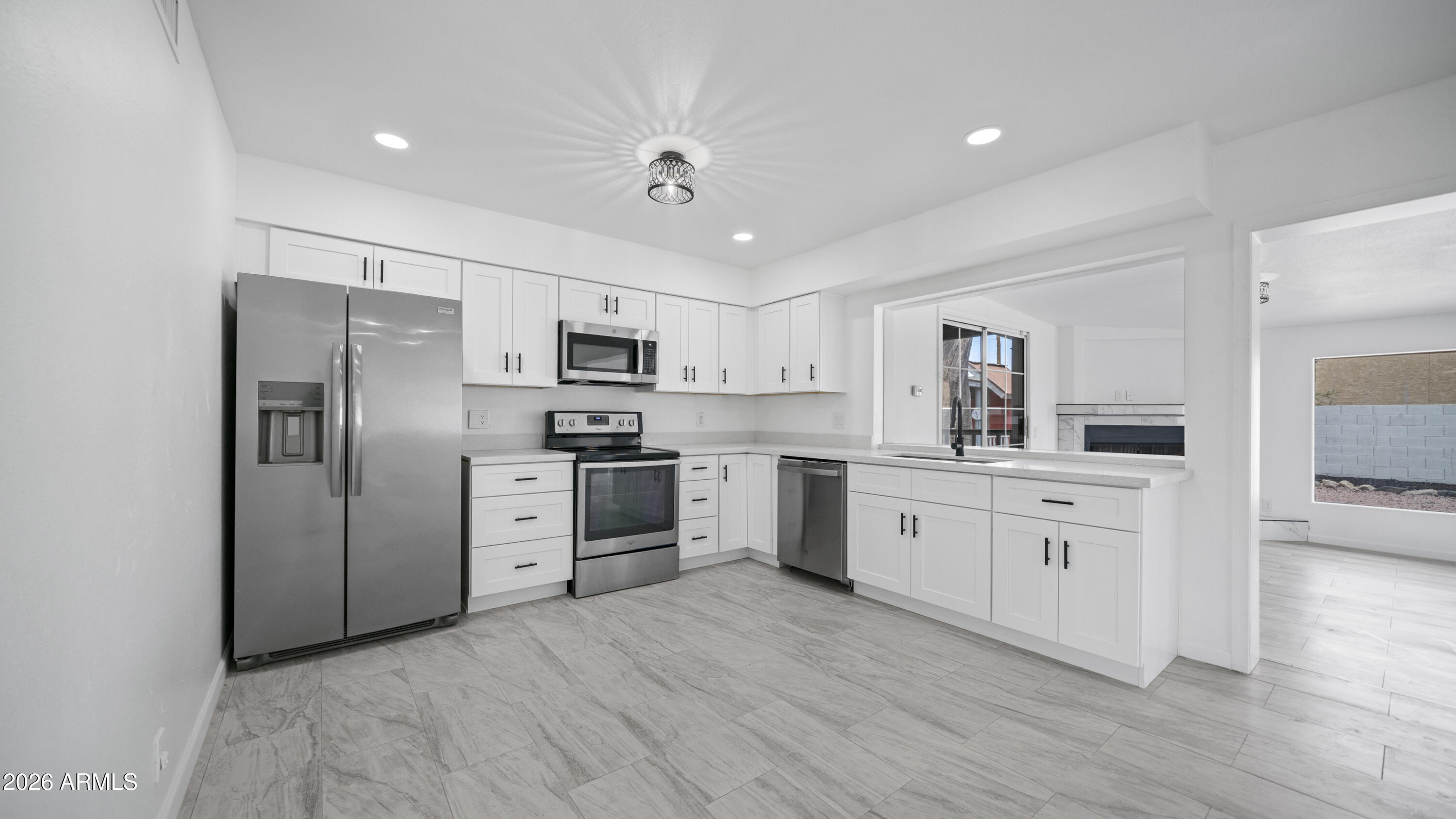 702 E Saguaro Street — photo