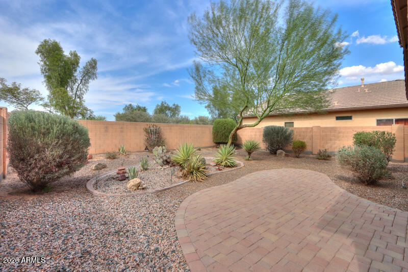45070 W Desert Cedars Lane — photo