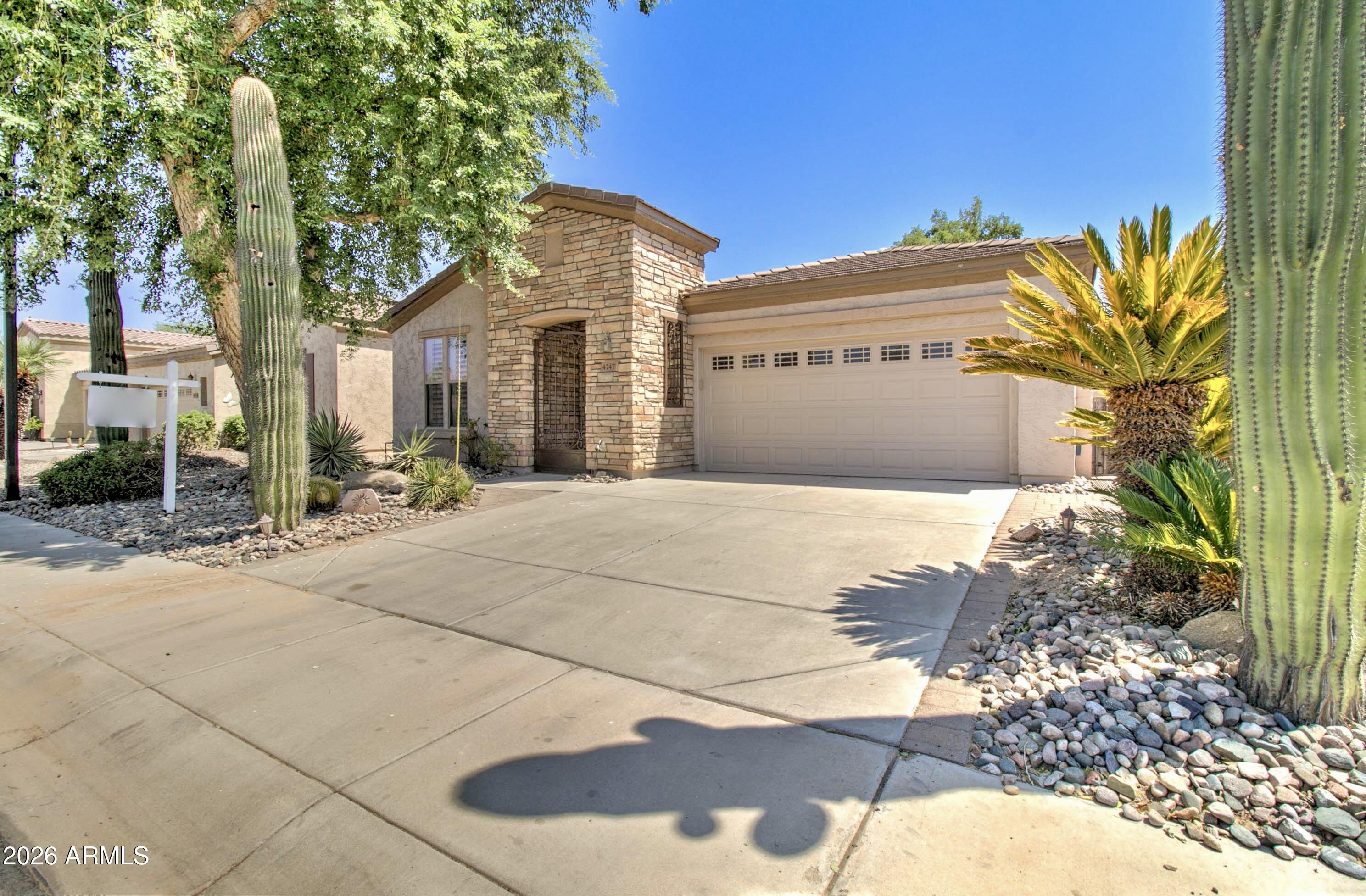 4747 E Blue Spruce Lane — photo