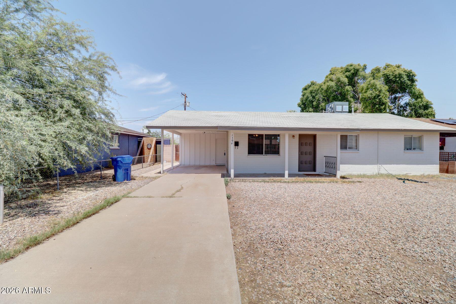 1306 W Elna Rae Street — photo