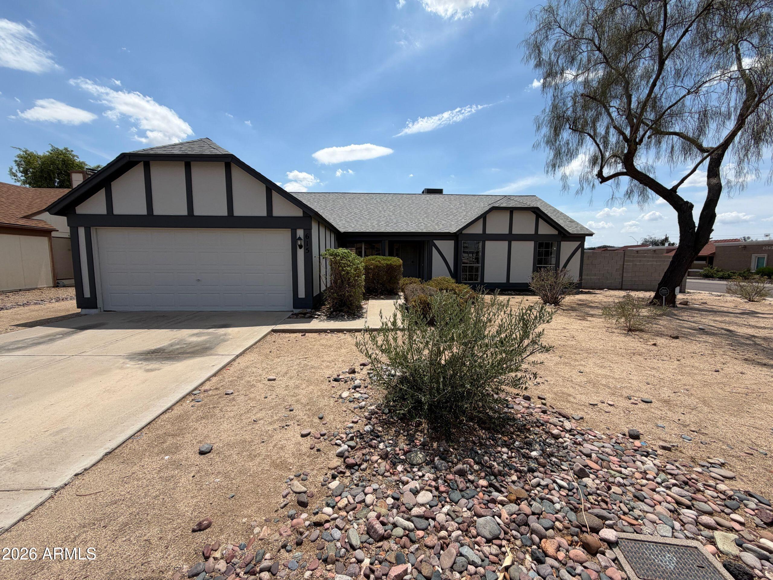 615 W Montoya Lane — photo