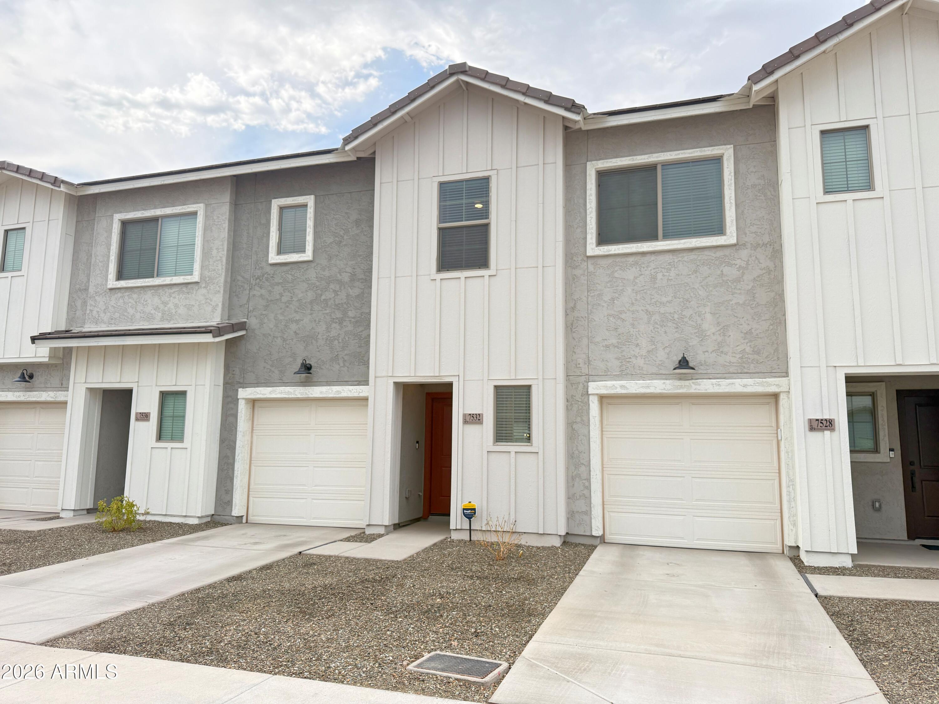7532 W Darrow Street — photo