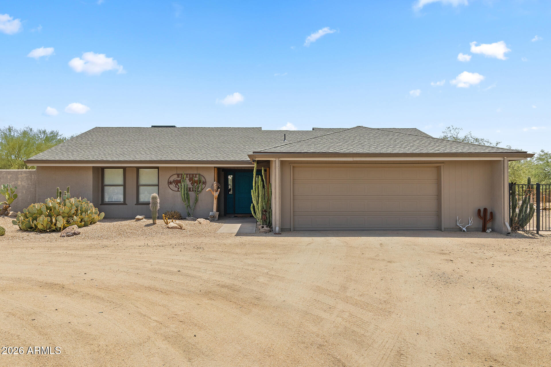 1011 E Maddock Road, Phoenix, AZ 85086 — photo 2