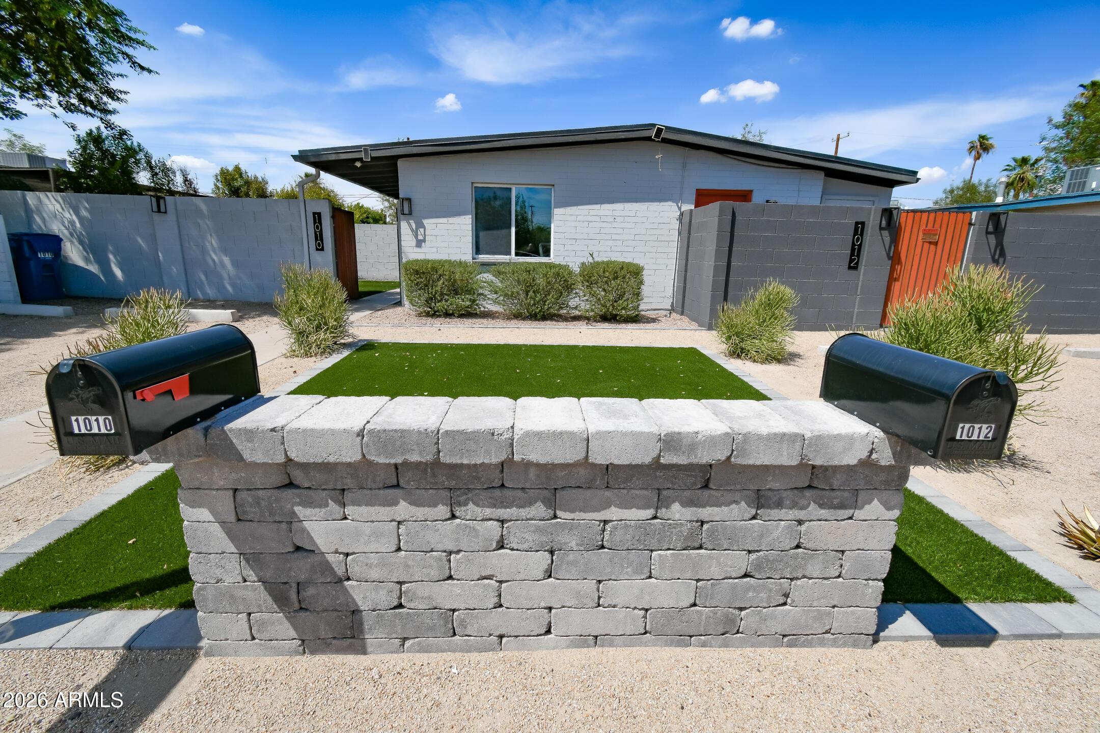 1012 E Henry Street — photo