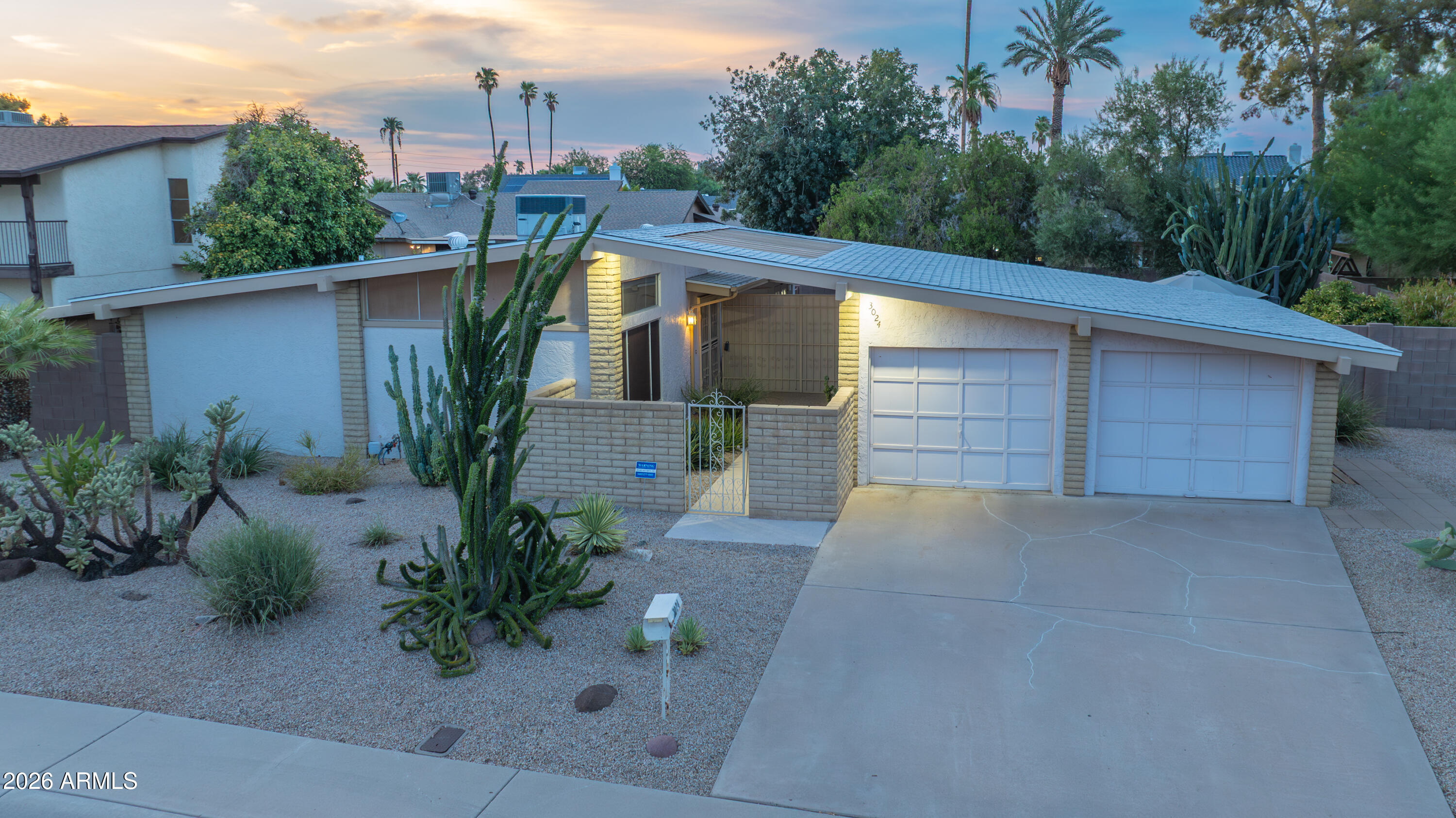 3024 W Desert Cove Avenue — photo
