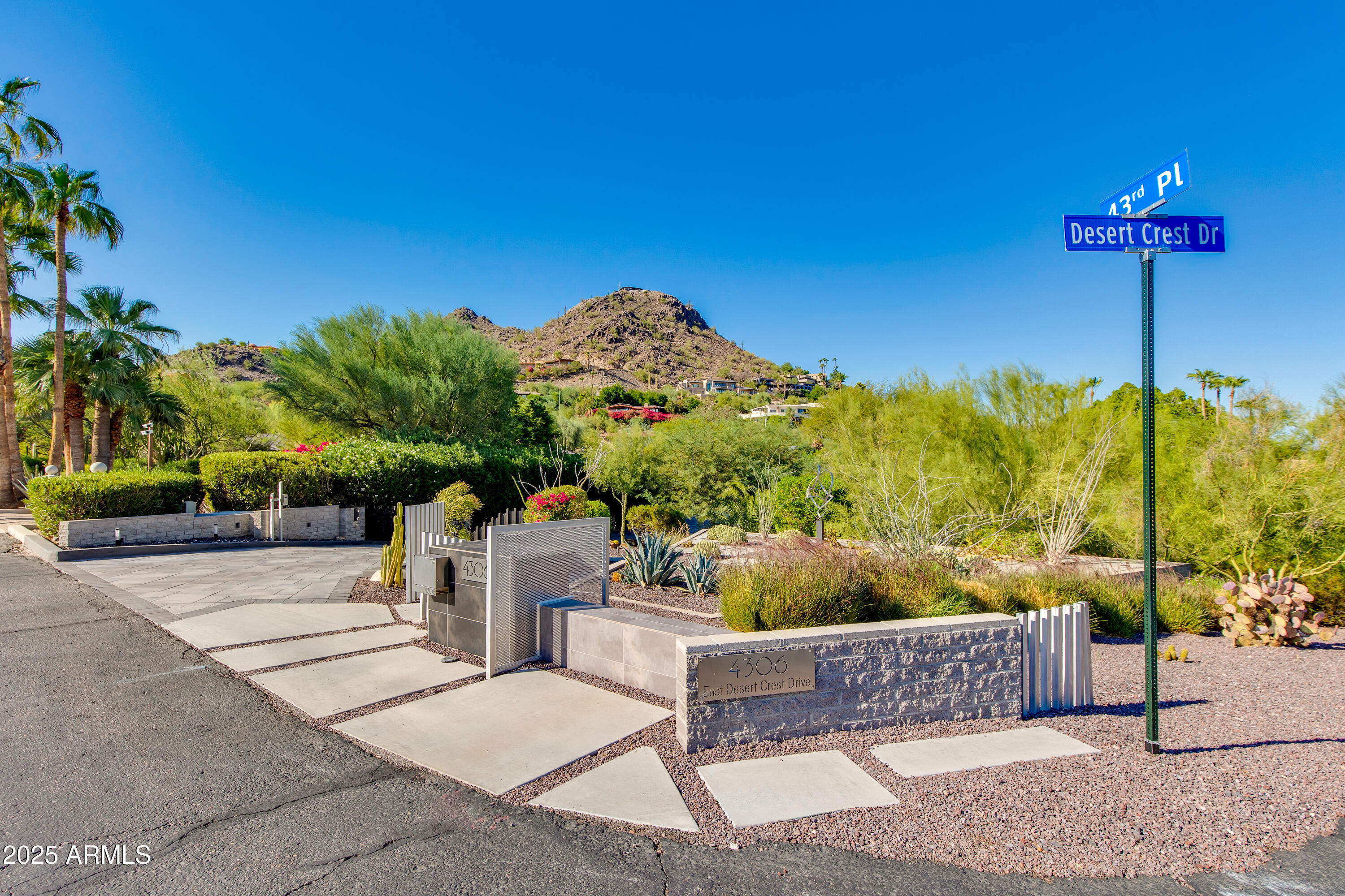 4306 E Desert Crest Drive — photo
