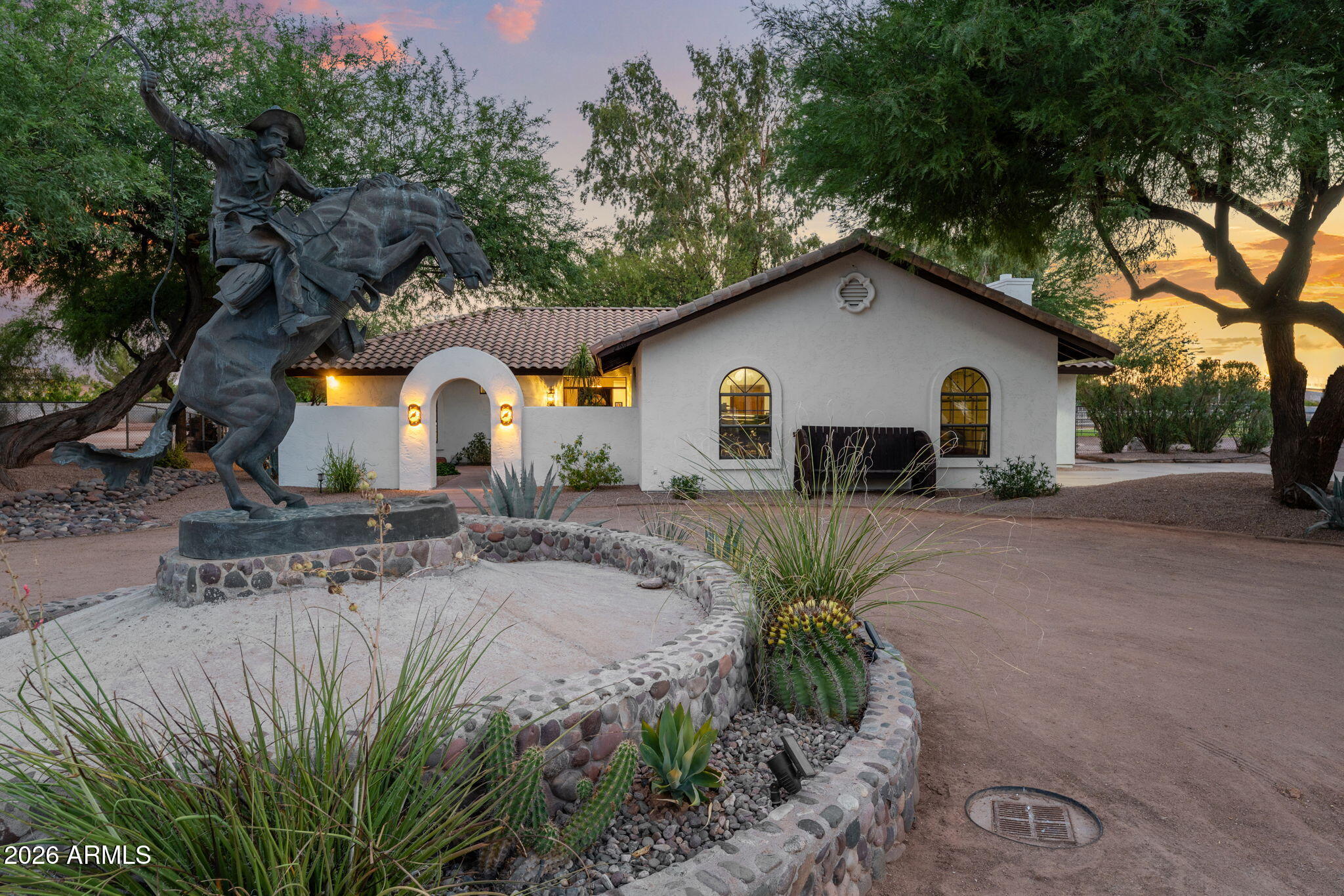 2601 E Mesquite Street — photo
