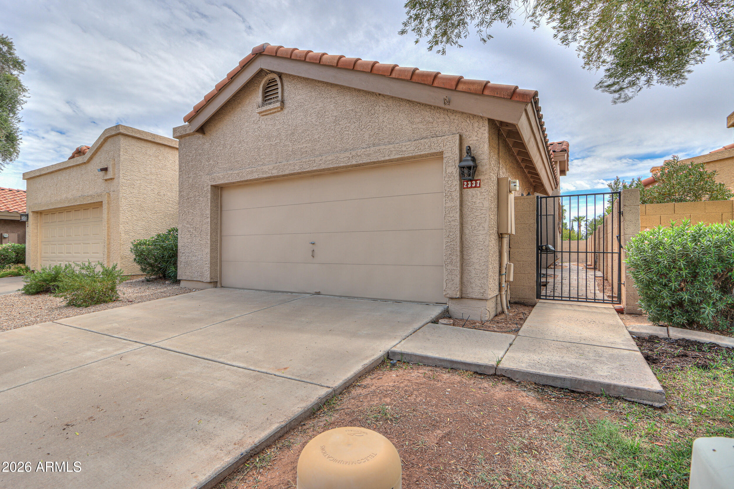 2337 W Shawnee Drive — photo