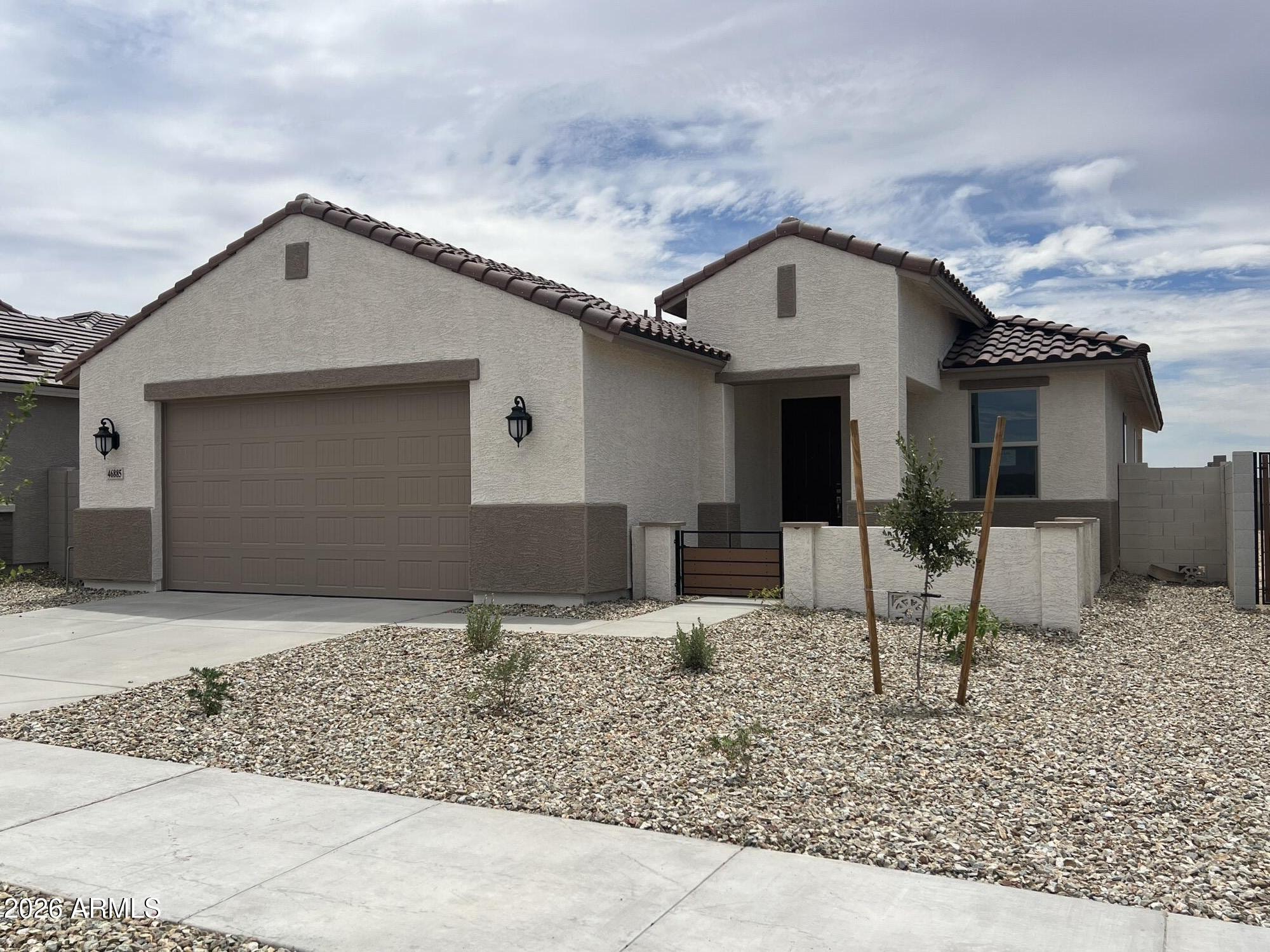 46885 W Crescent Moon Drive — photo