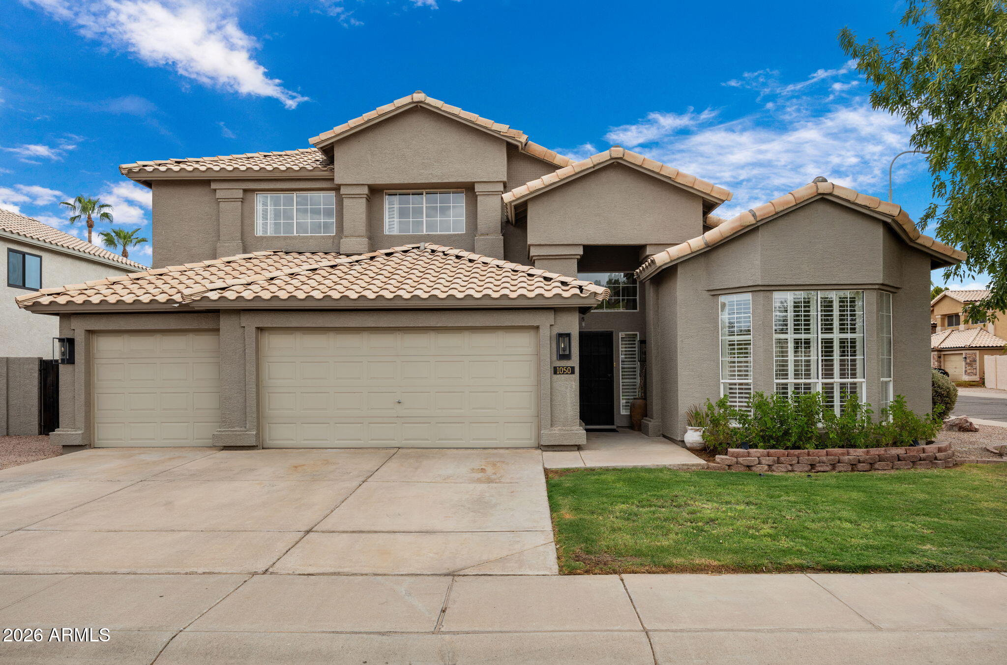 1050 E Baylor Lane — photo